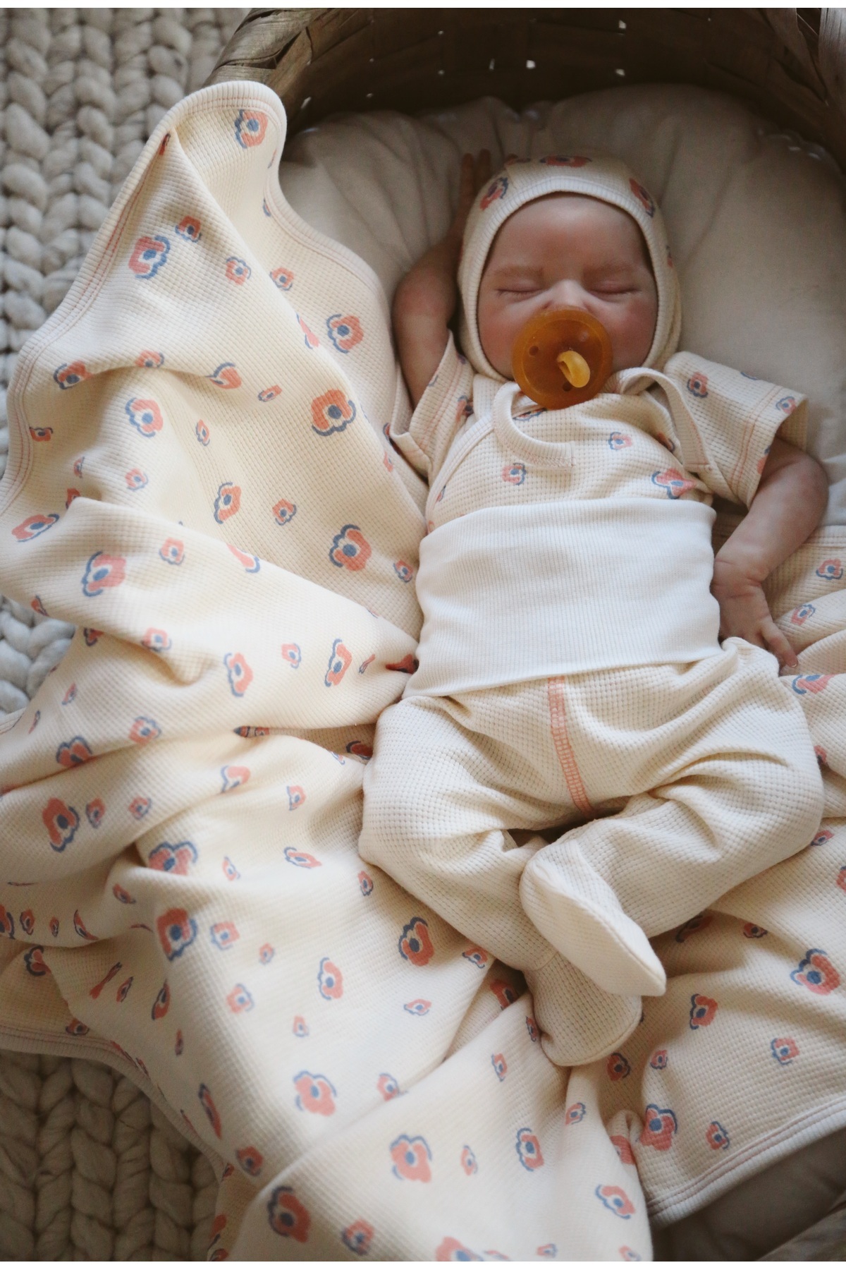 Tiny Sloth-6-Piece Newborn Hospital Exit Set - Floral Pattern 7