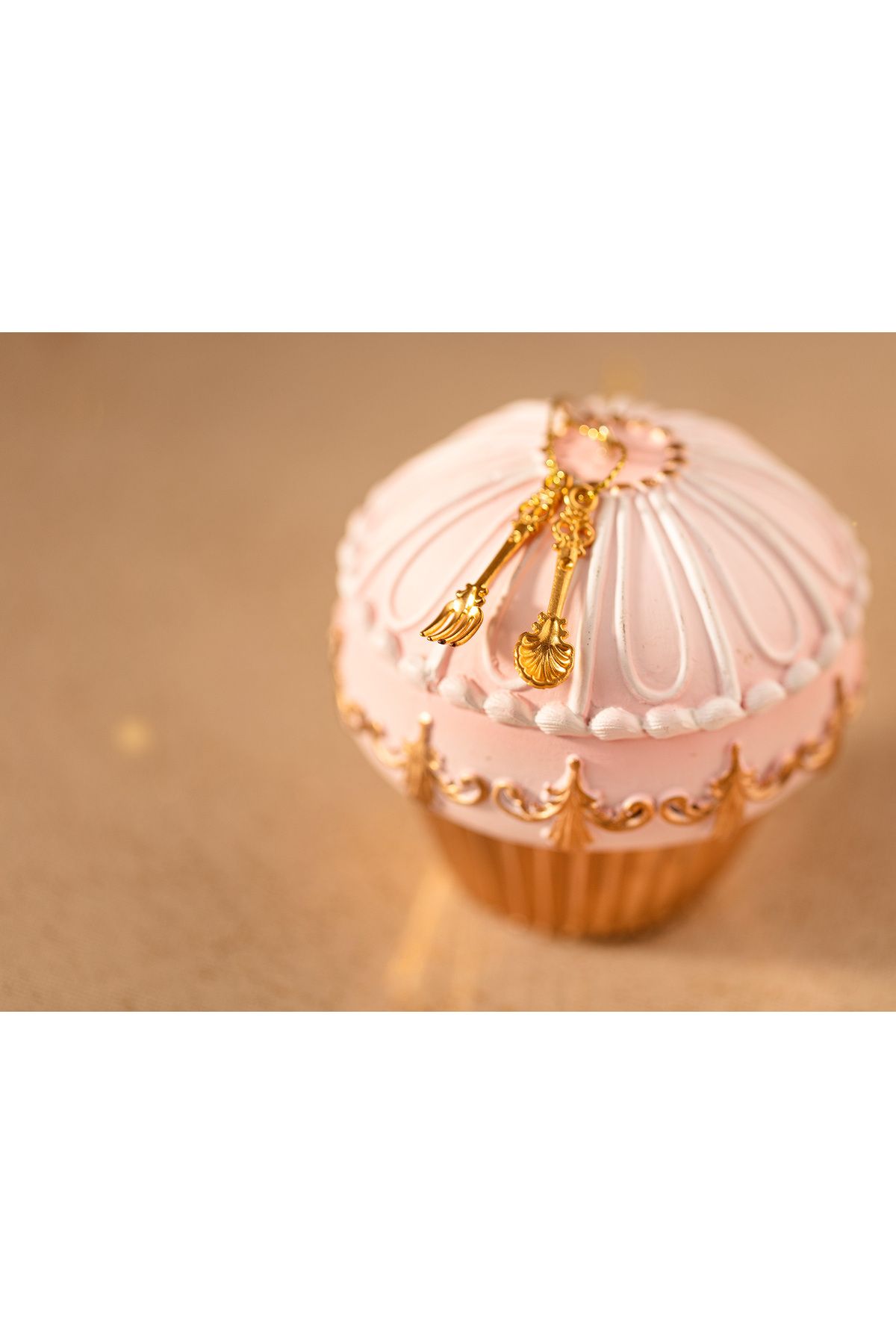 Madame Coco-Thayer Tree Ornament 2