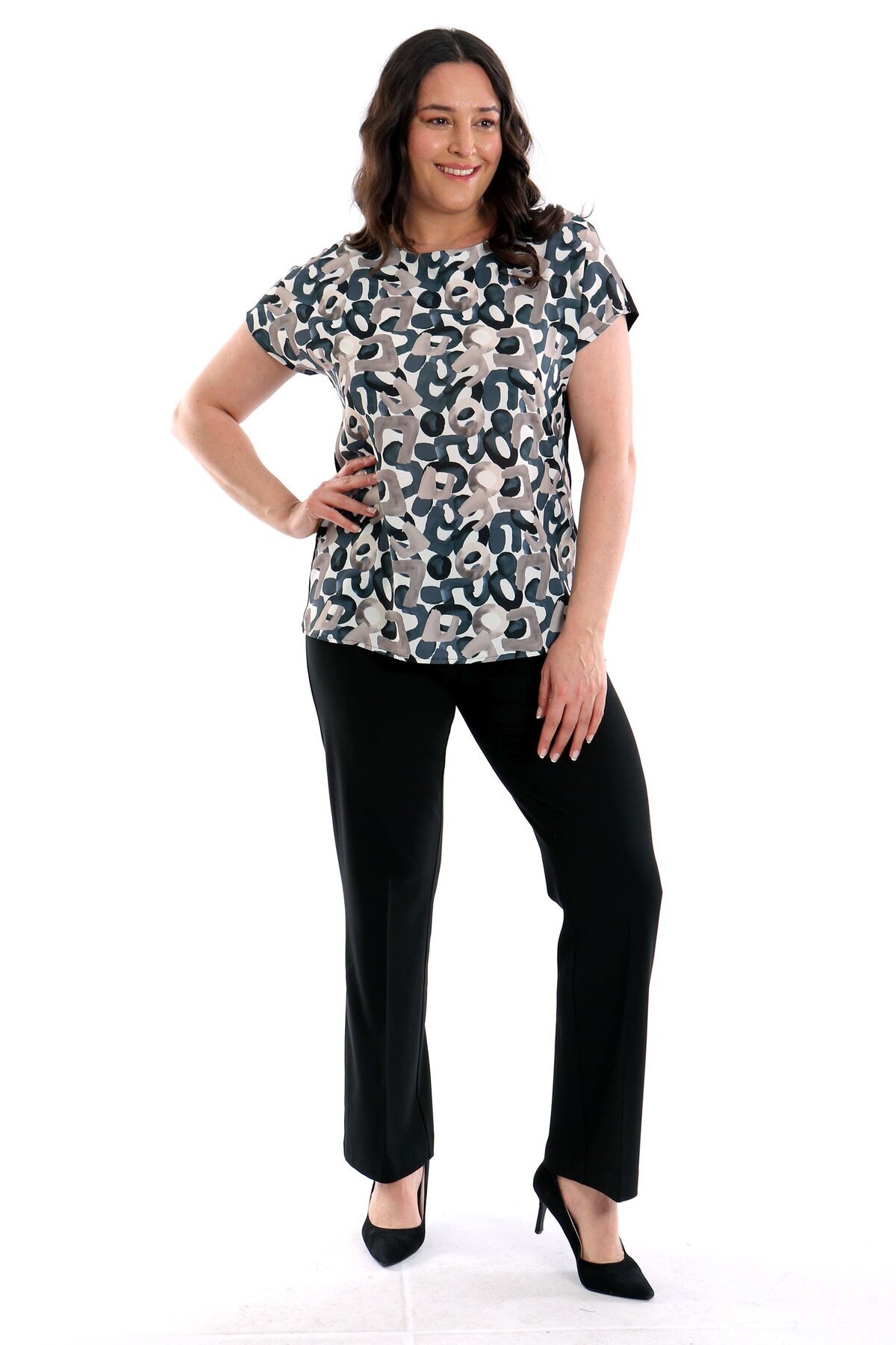 SERTUĞ-Plus Size Geometric Print Black Low Sleeve Blouse 4