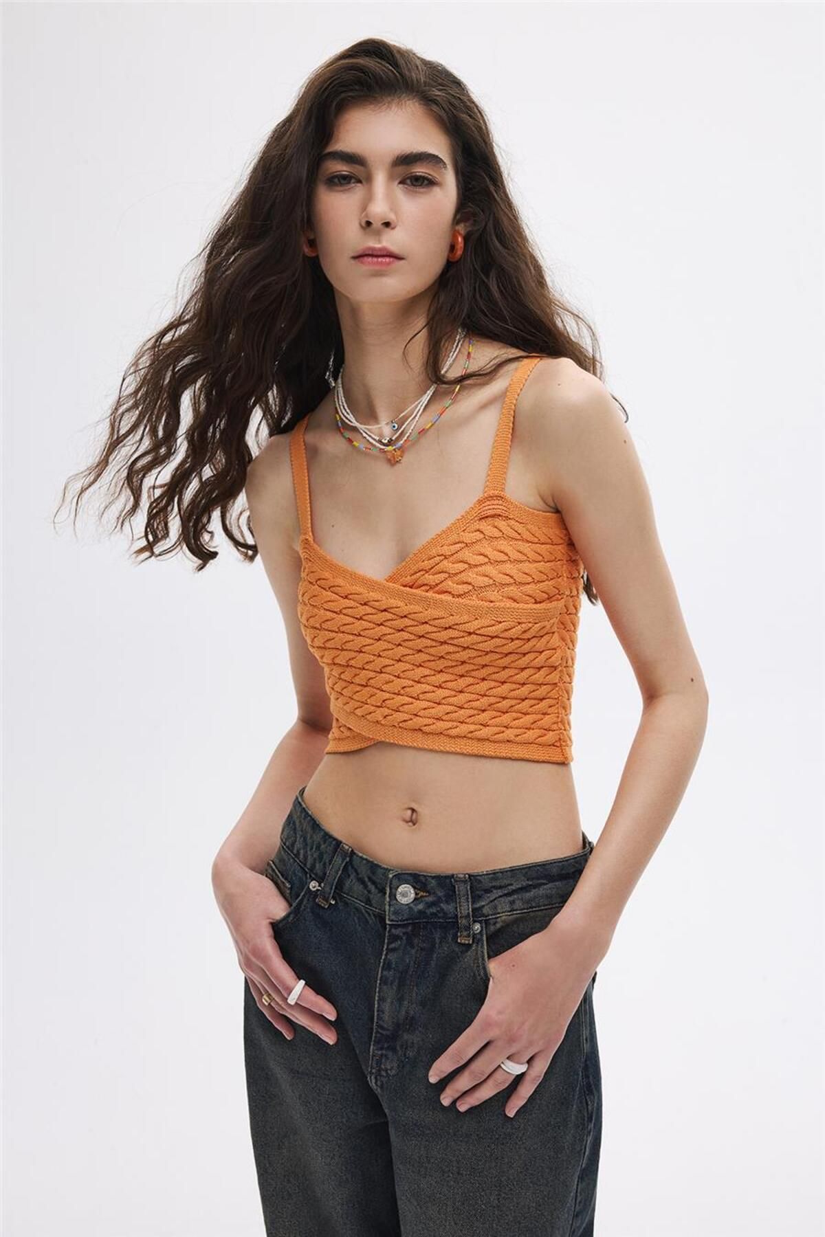 SHERIN-Oranžový úplet Crop Top – zapletaný dizajn vlasov 2