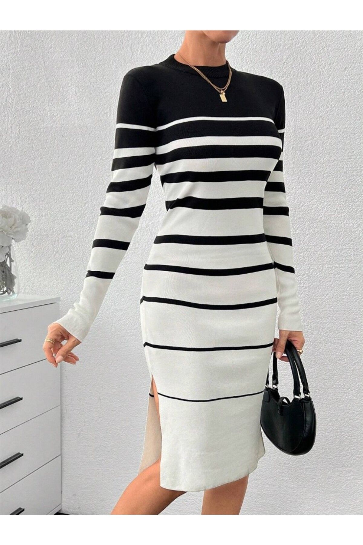 womens new years day bagel collar tight knit striped knitwear dress with slit detail robe en tricot rayé à col bagel avec fente