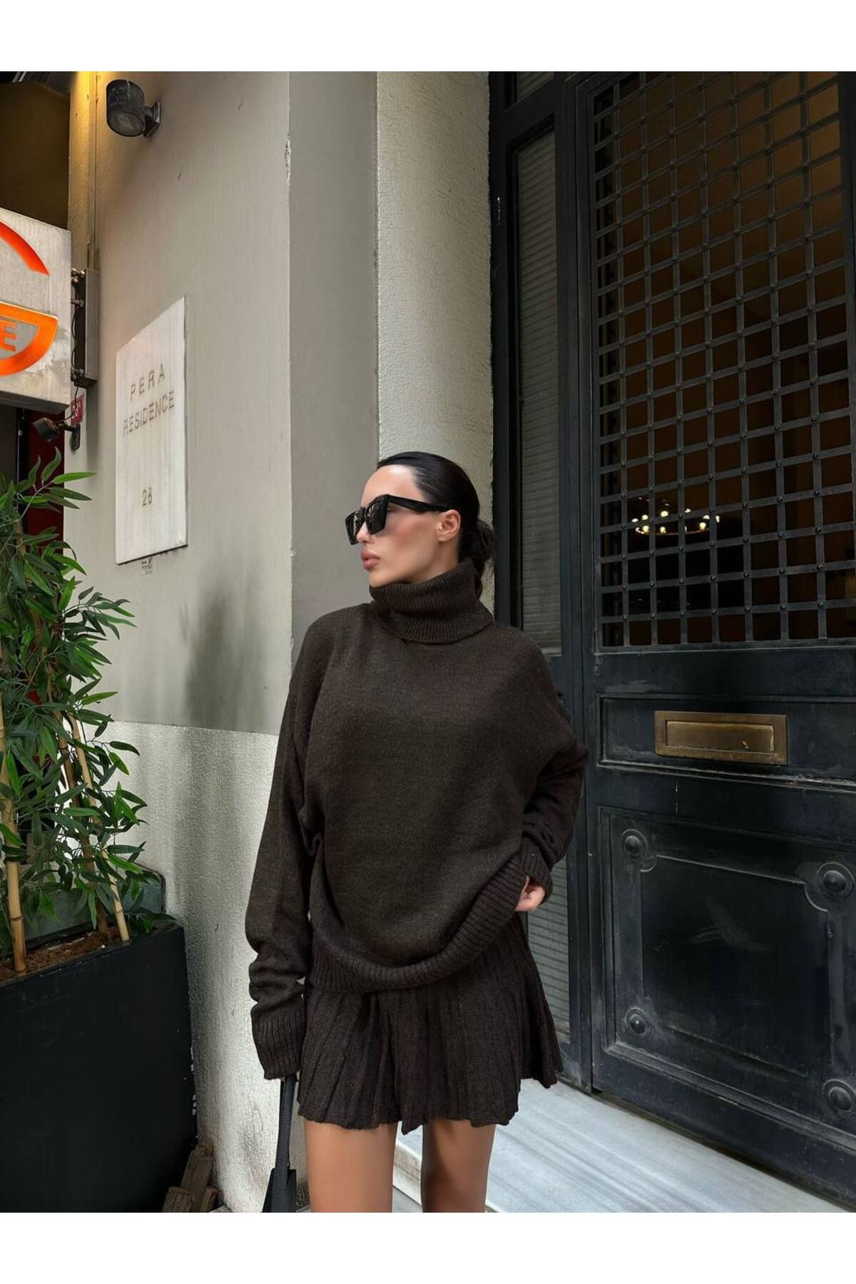 Laluvia Brązowa Plisowana Spódnica, Golf, Sweter, Komplet Dzianinowy Kobieta - Standard