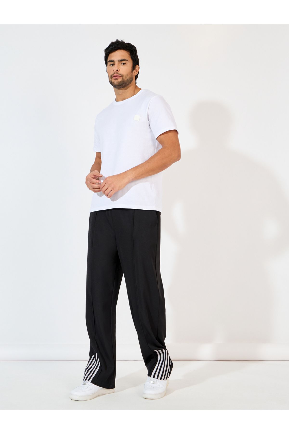 Styli-Oversized Stripe Hem Joggers 2