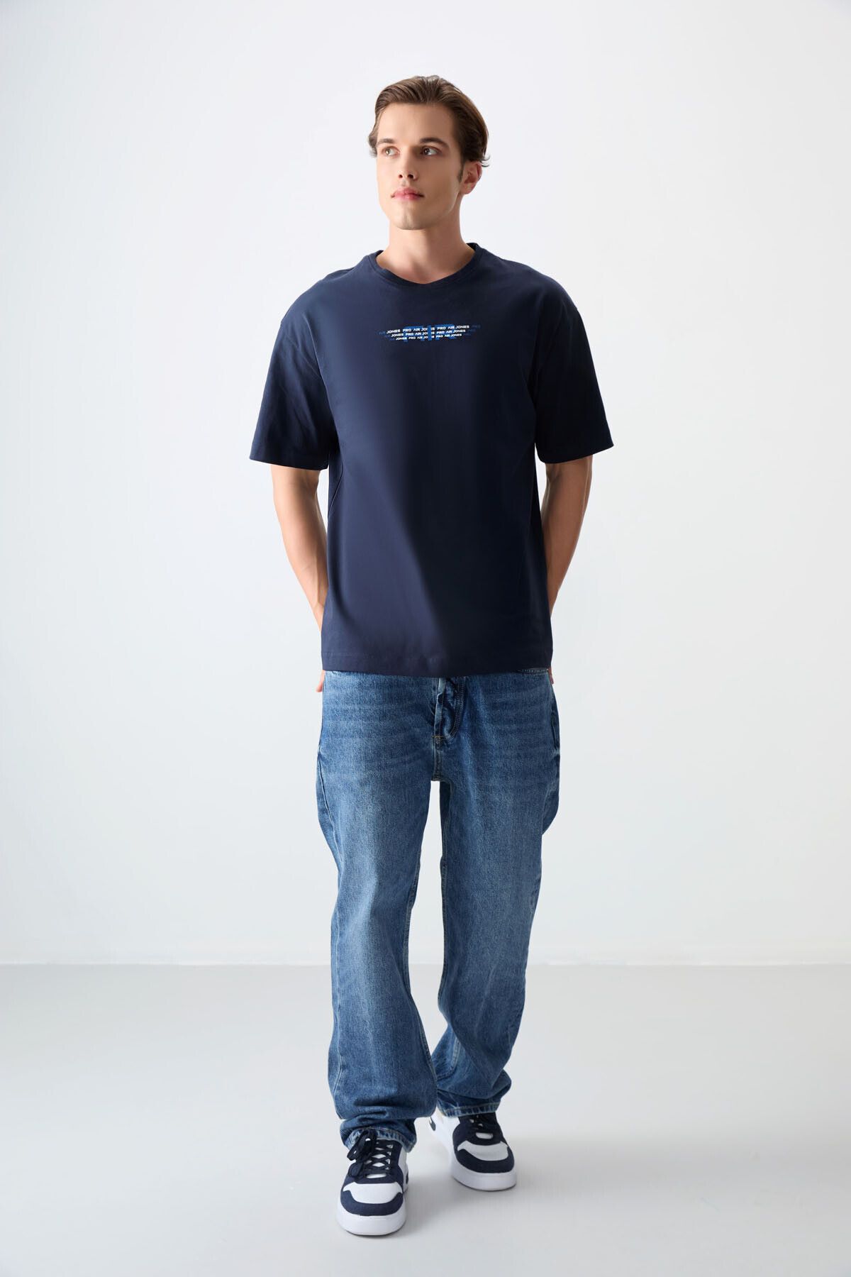 تی شرت مردانه آبی دریایی 100 ٪ پنبه ضخیم سفره نرم و بزرگ طرح دار T SHIRT 88356 Air Jones