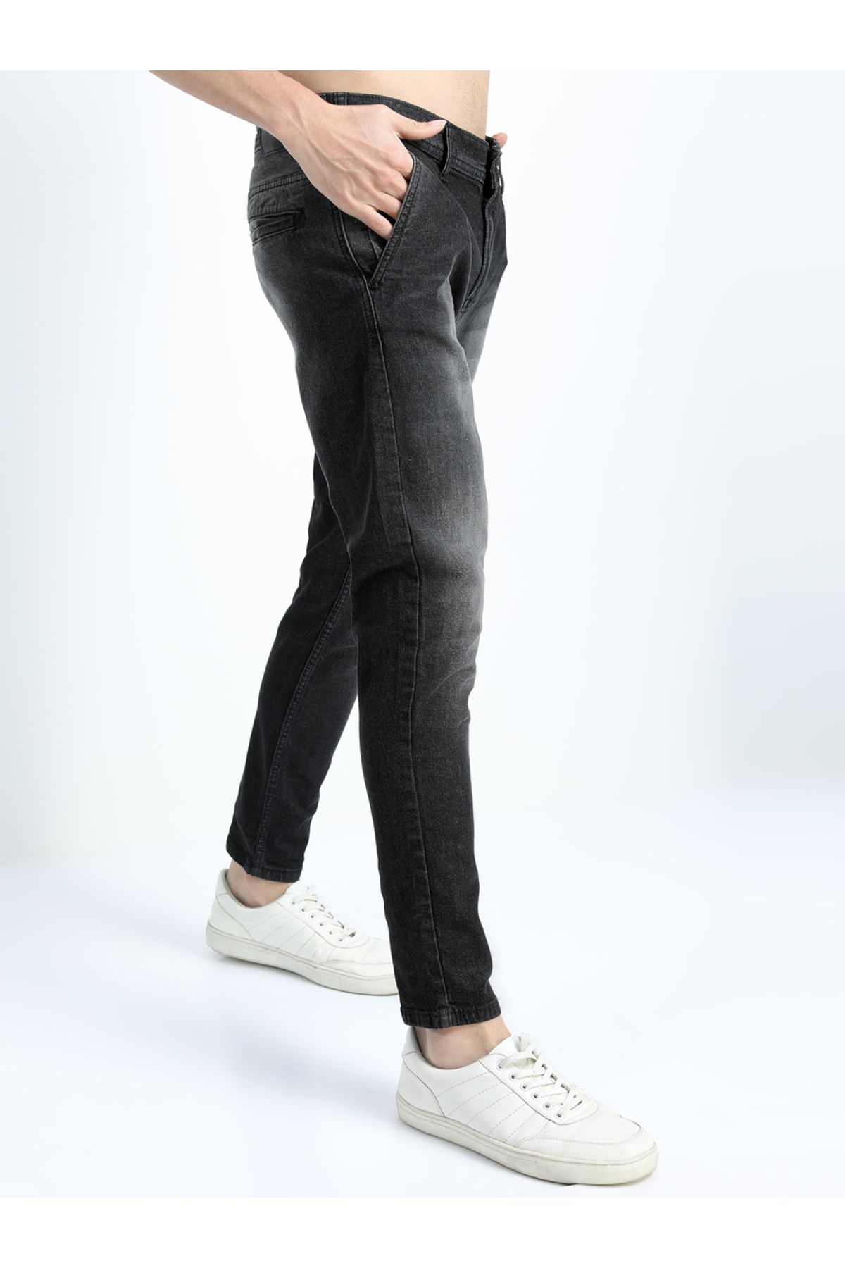 Ketch By Styli-Mid Rise Light Fade Jeans 1