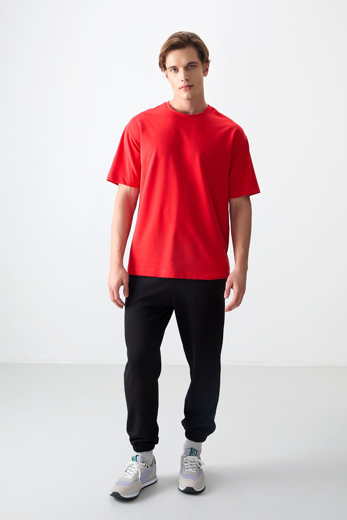 تی شرت مردانه فیستا پنبه ضخیم بافت نرم و مشرف به اساسی T SHIRT 88377 Air Jones