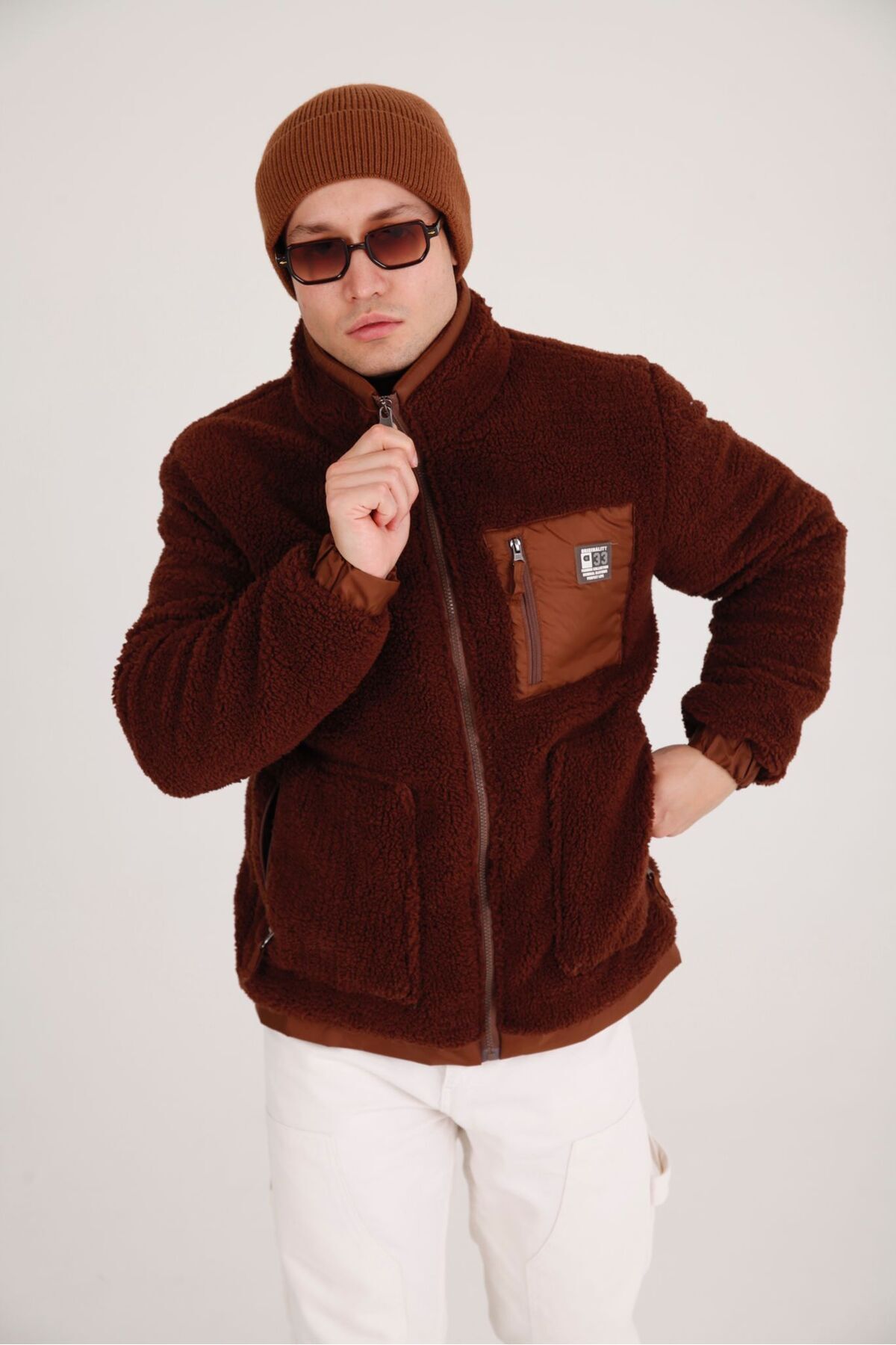 کاپشن  KHVRNKMNTA