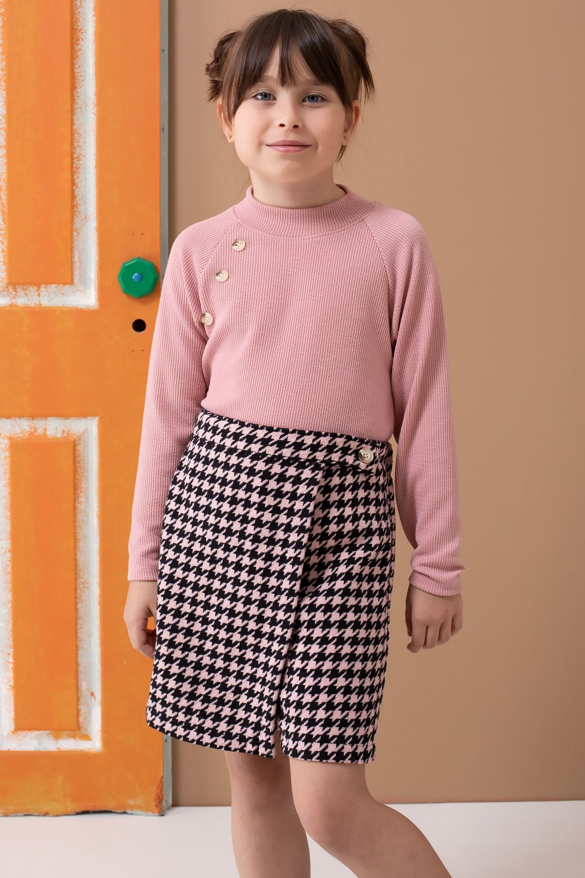 Cansın Mini-Pink Houndstooth Patterned Shorts with Skirts and Badi Girl's Suit 19560 2