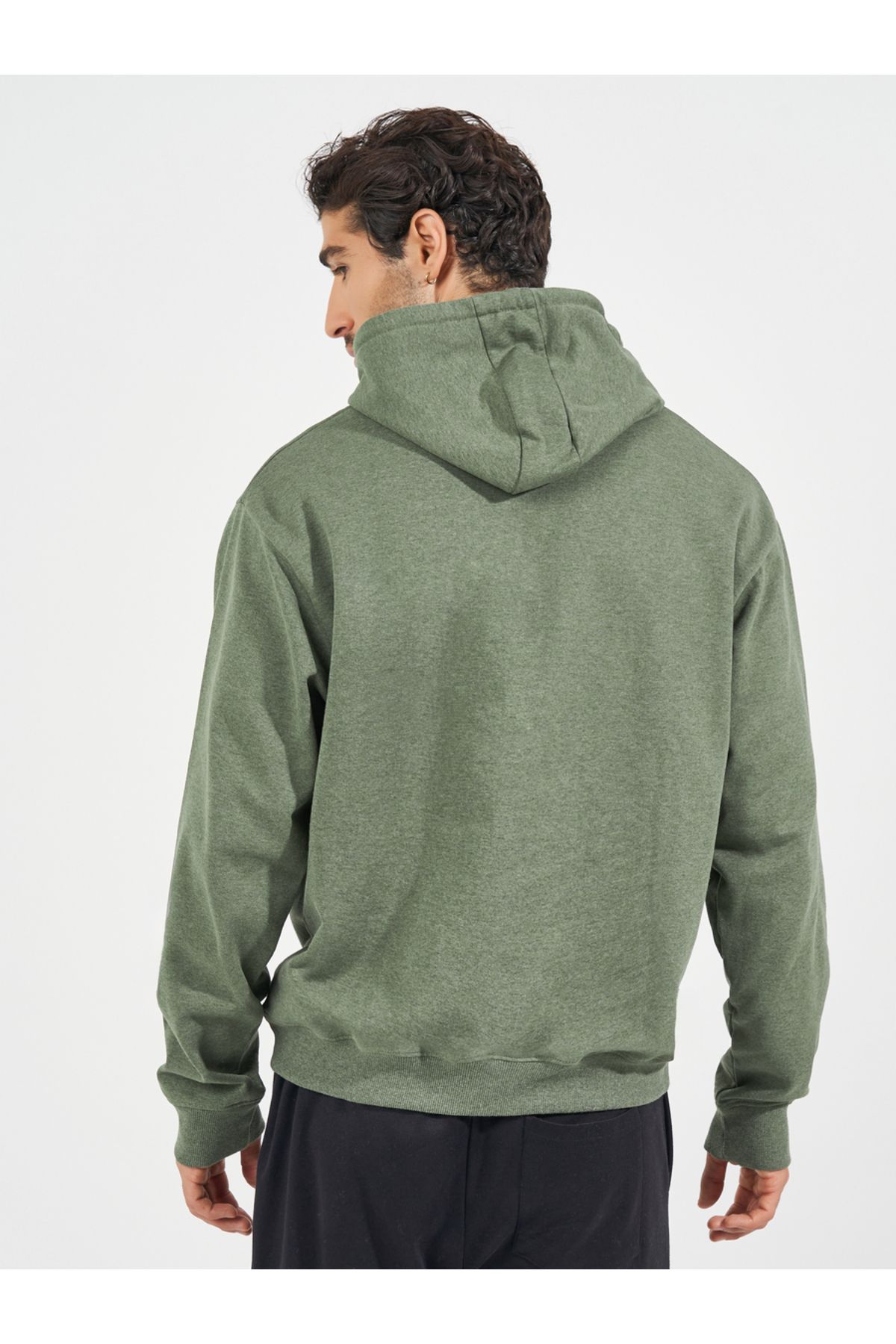 Styli-Relaxed Fit Fleece Hoodie with Kangaroo Pocket 4