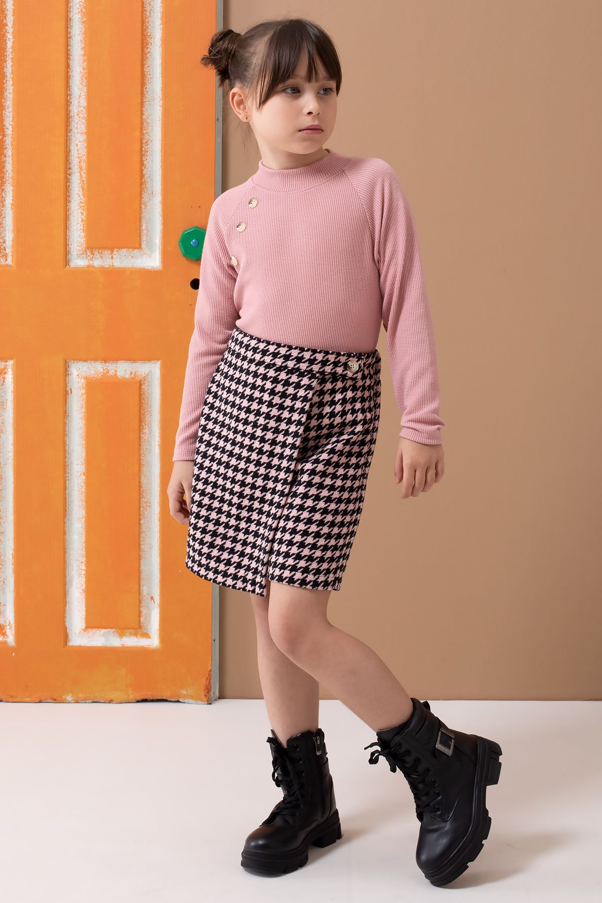 Cansın Mini-Pink Houndstooth Patterned Shorts with Skirts and Badi Girl's Suit 19560 1