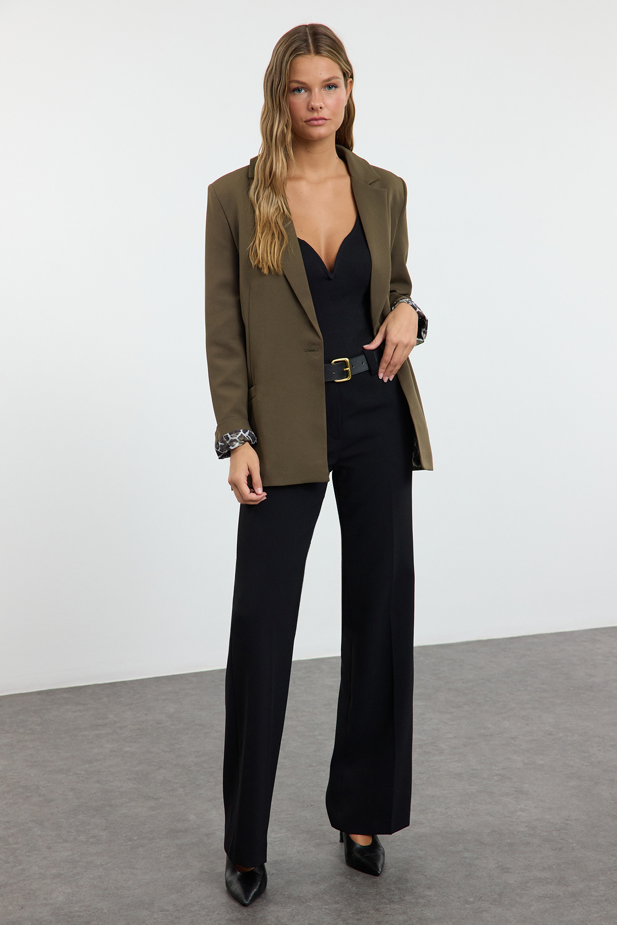 Trendyol Collection Dark Khaki Regular Lining Detaillierte gewebte Blazerjack...