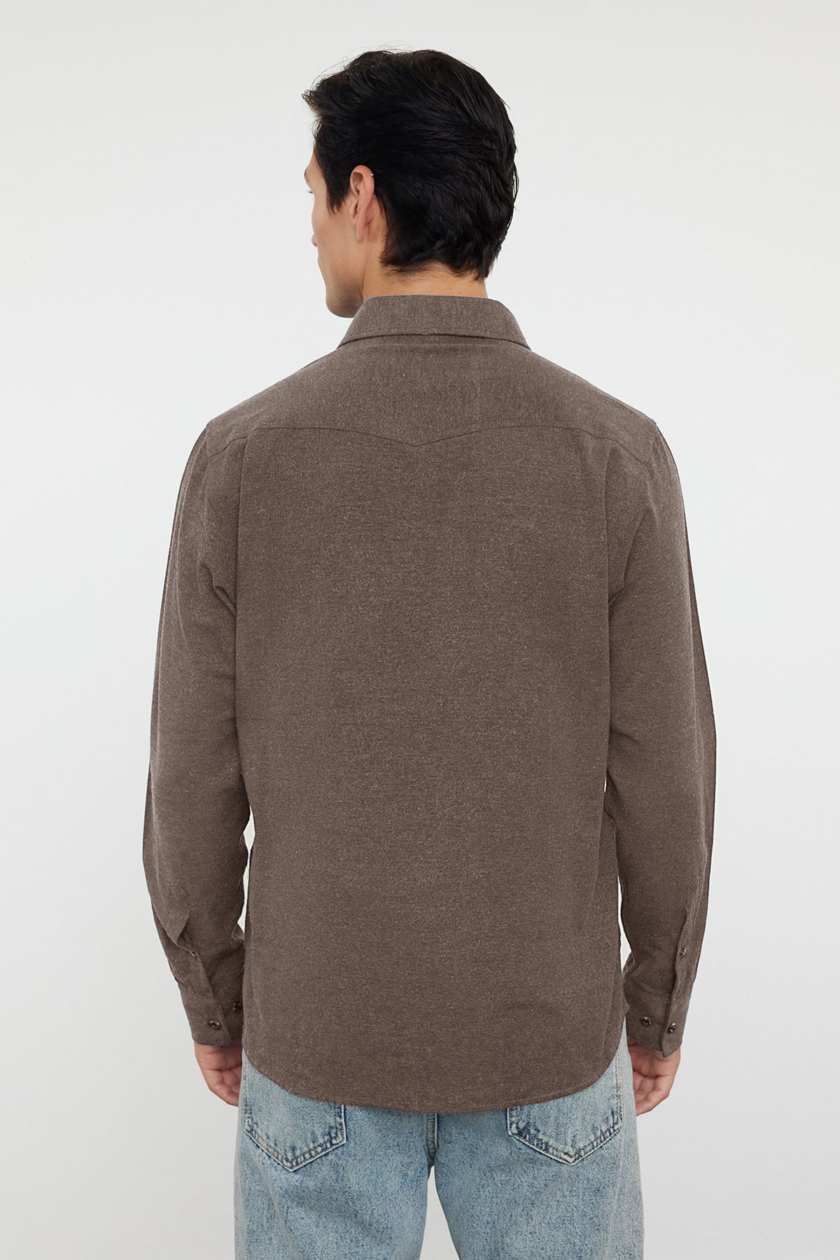 Trendyol Collection-Hellbraunes Flanell-Winter-Holzfällerhemd mit regulärer Passform und Taschen TMNAW25GO00000 5