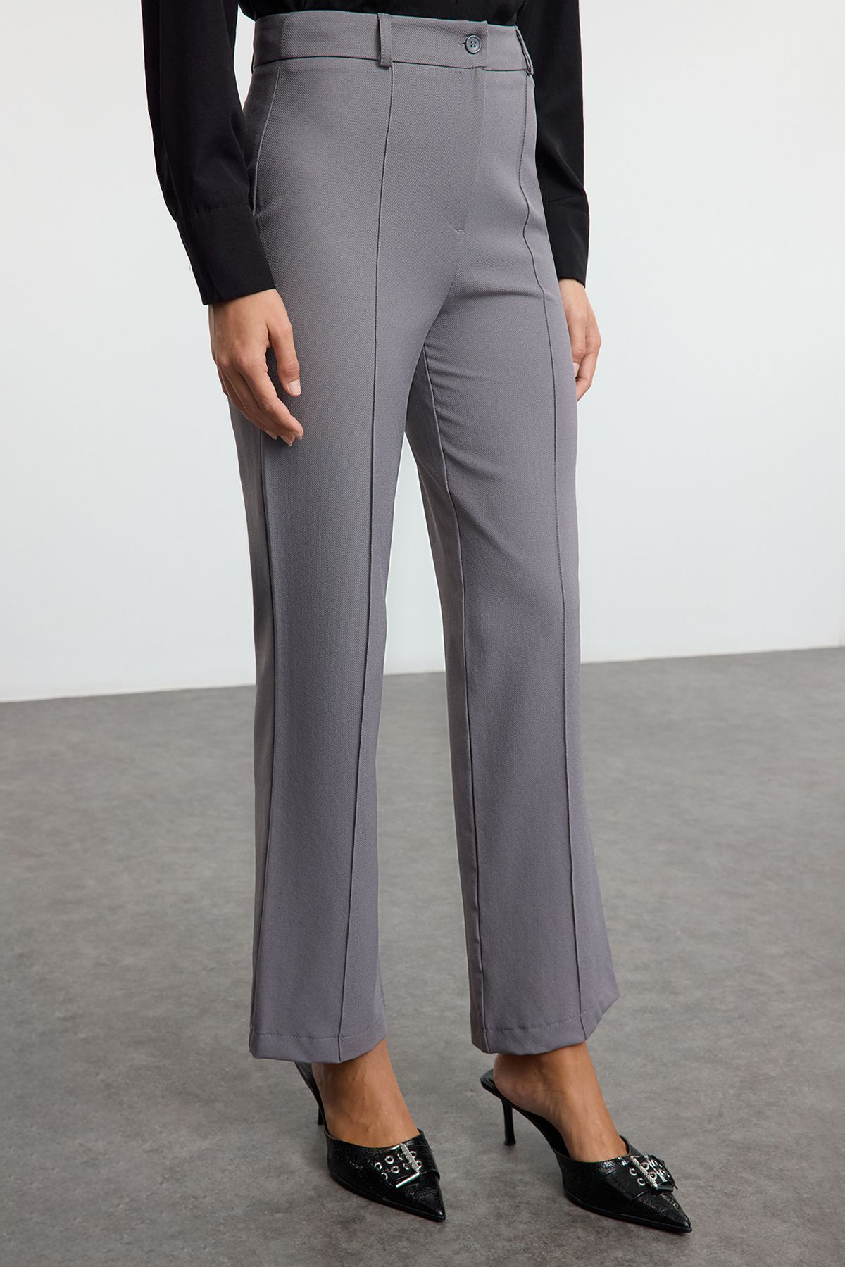 Trendyol Collection-Graue, gerade geschnittene, gerippte, genähte Webhose mit hoher Taille TWOSS21PL0093 4