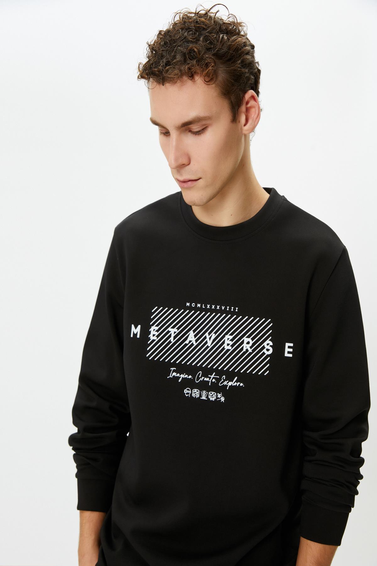 سوئیشرت یقه خدمه شعار چاپ آستین بلند آجدار