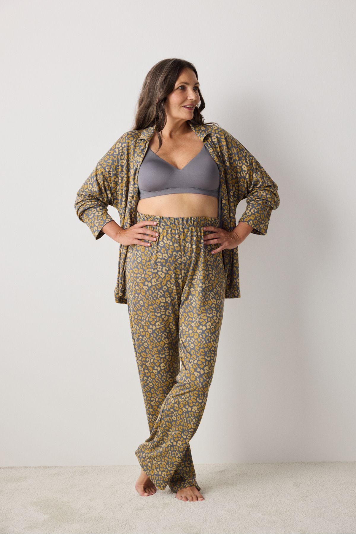 Penti-Aging Collagen Leopard Gray Shirt Pants Pajama Set 5