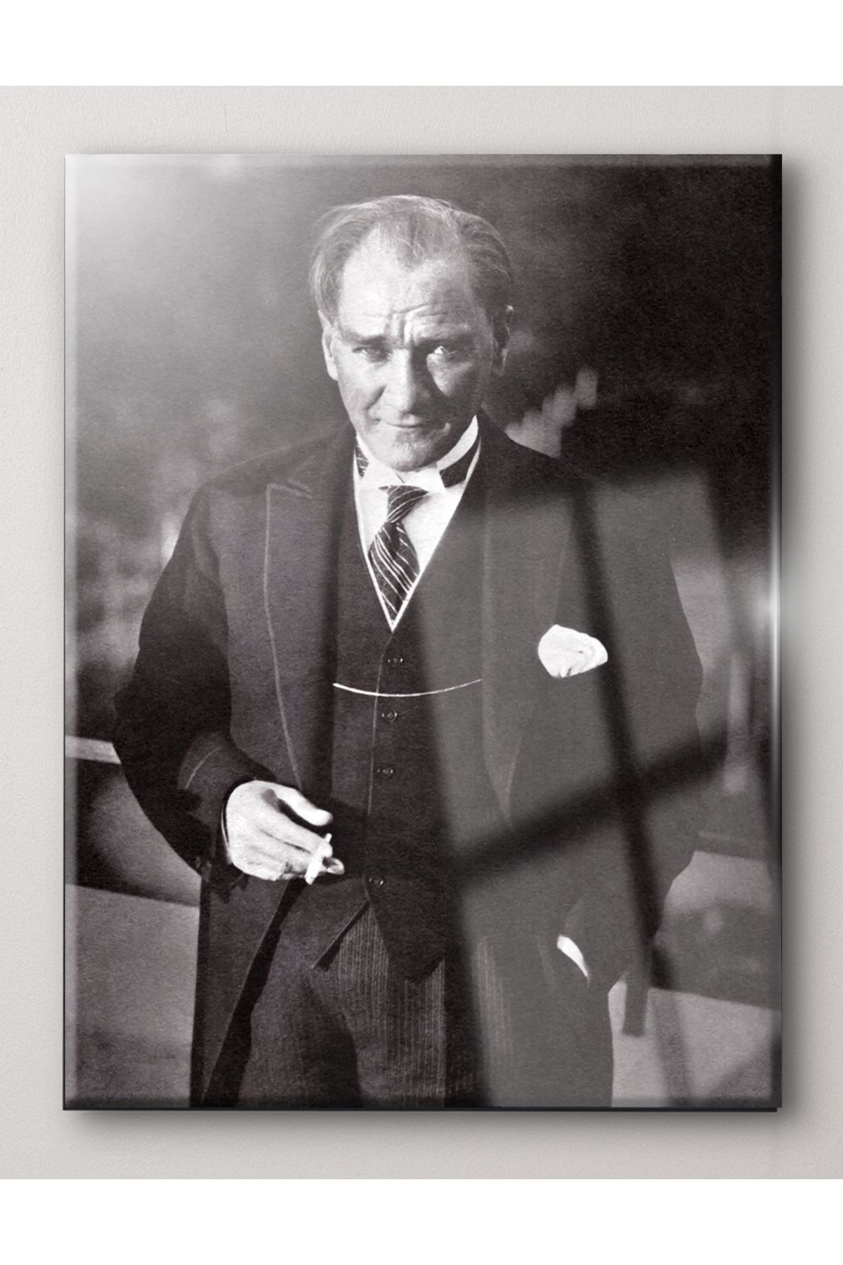 Evlika Atatürk Portre 08 Cam Tablo