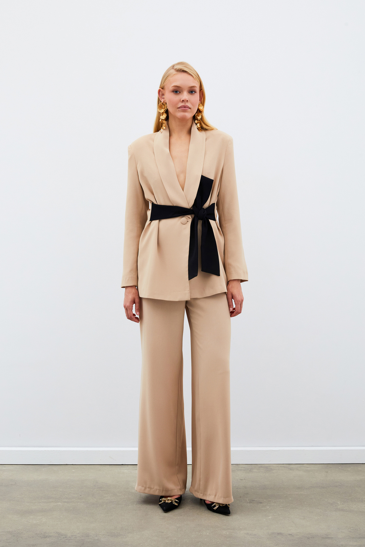 Sateen-Beige Loose Crepe Trousers 3