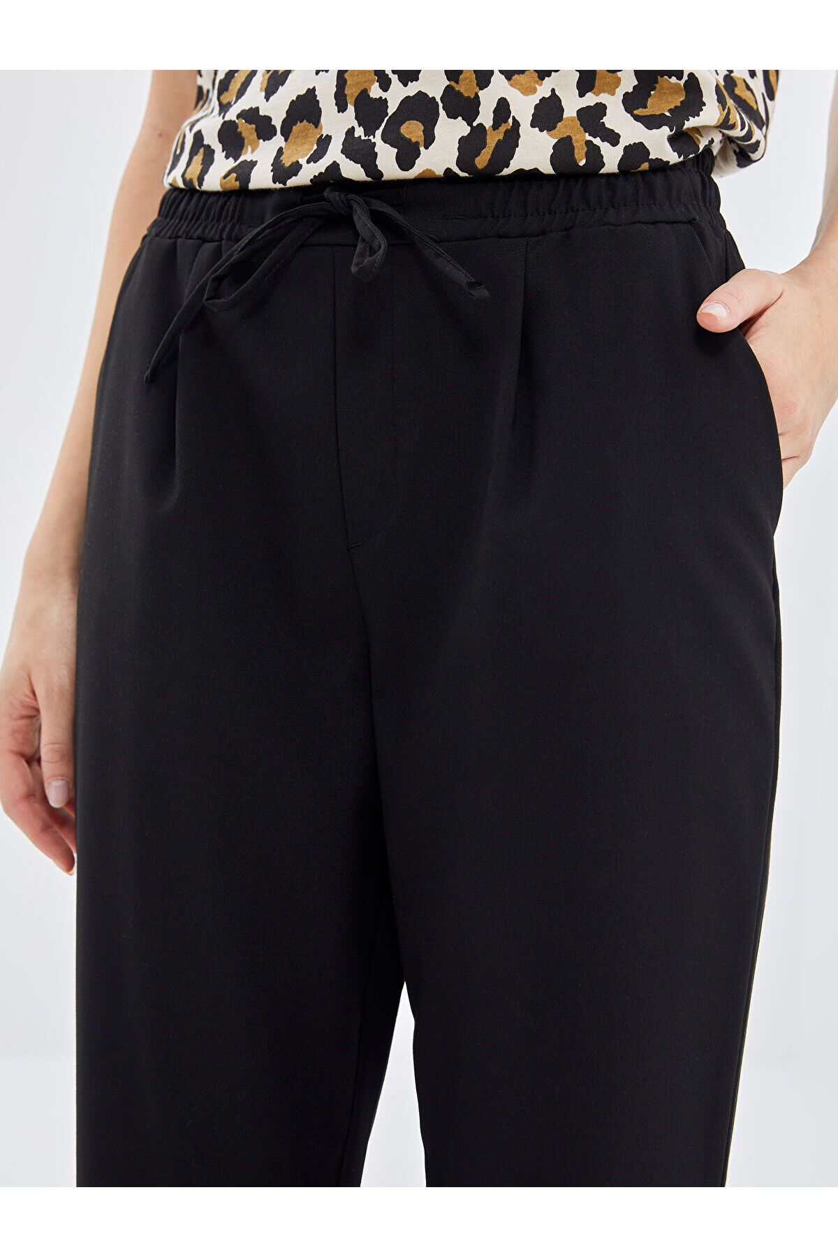 LC Waikiki-Pantaloni de damă Lcw cu talie elastică tăiat morcov W3at99z 3