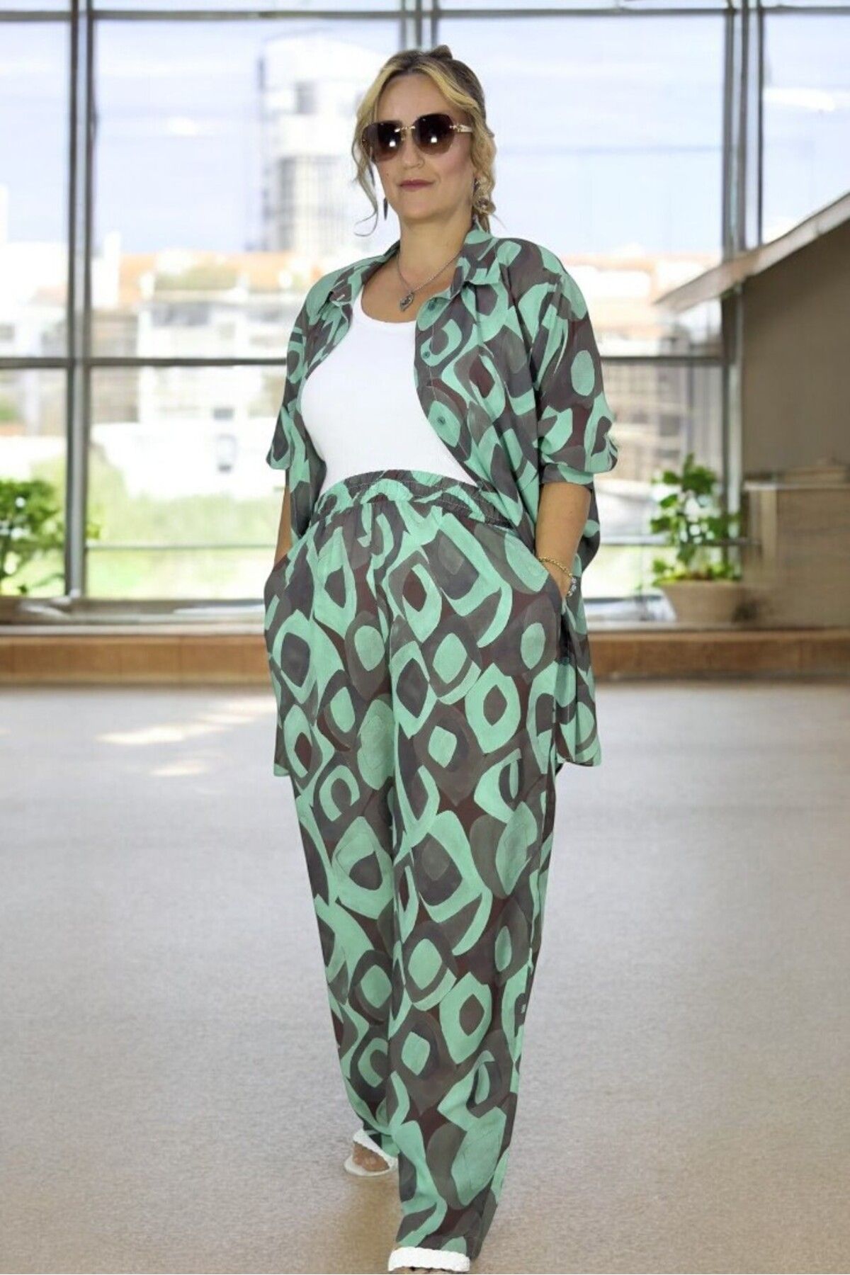 yagmurberen-Plus Size Patterned Cotton-Viscose Set - Buttoned Jacket and Elastic Waist Pants 3