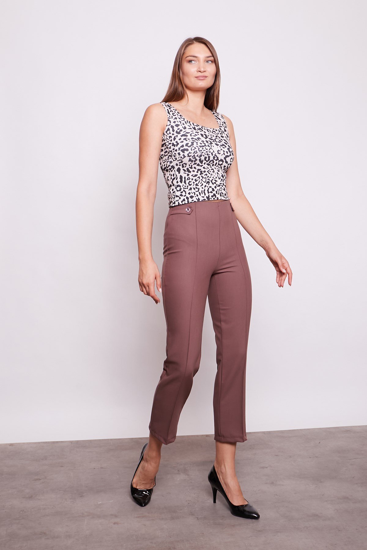 Women's High Waist Front Stitched Waist Epaulette Buttoned Pipe Leg Fabric Trousers -Milky Coffee