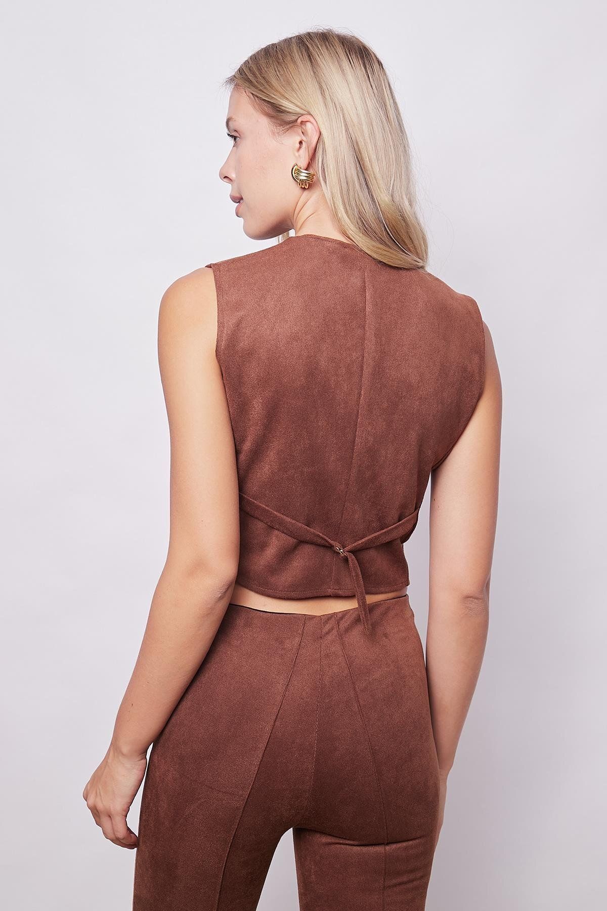 Jument-Velvet Lycra V-neck Soft Vest with Adjustable Back and D Buckle - Hazelnut Shell 4