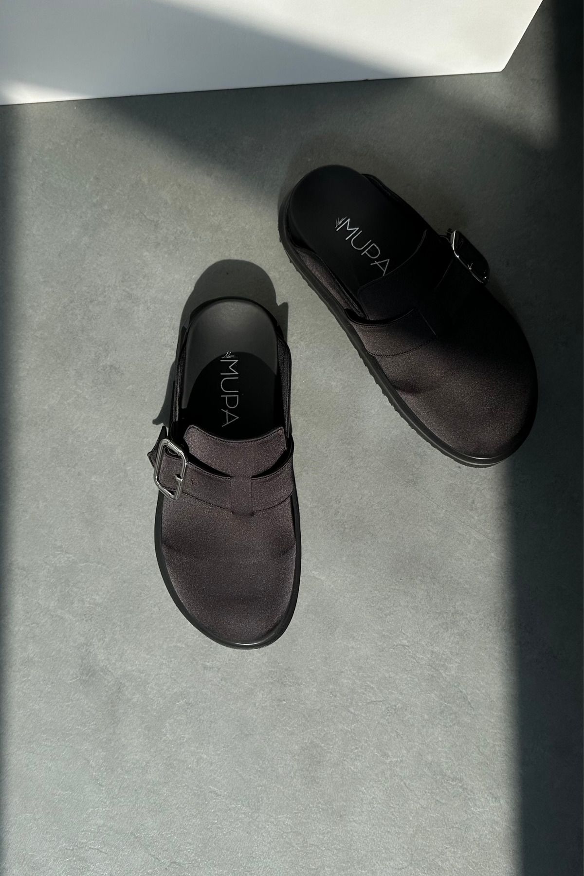 Mupa Shoes-Μαύρες Σατέν Γυναικείες Παντόφλες 2