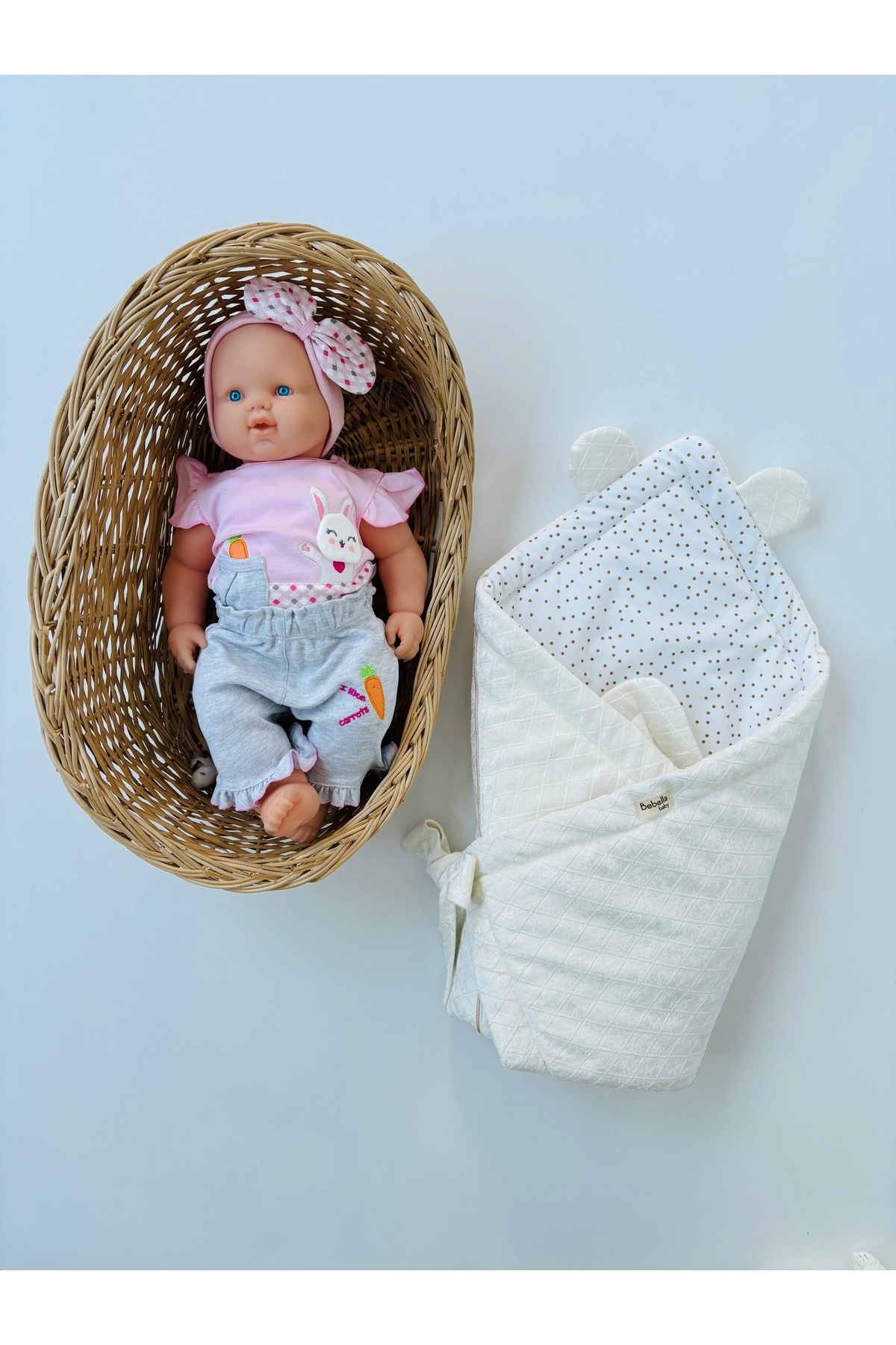 Bebella BEBEK BATTANİYESİ BEBEK KUNDAĞI AYICIK KULAKLI ŞERİTLİ PAMUKLU BEBEK ÖRTÜSÜ OYUN MATI HEDİYELİK fotoğrafı 2 (önizleme)