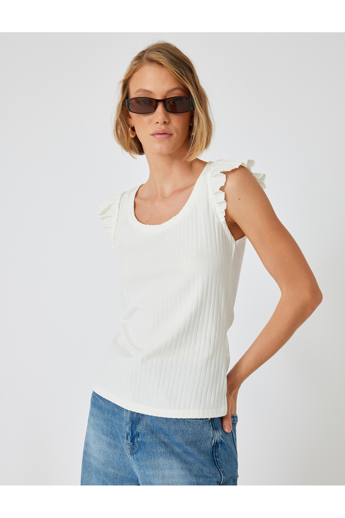 تیشرت آستین پفی چین‌دار اسلیم فیت کبریتی یقه گرد کوتون