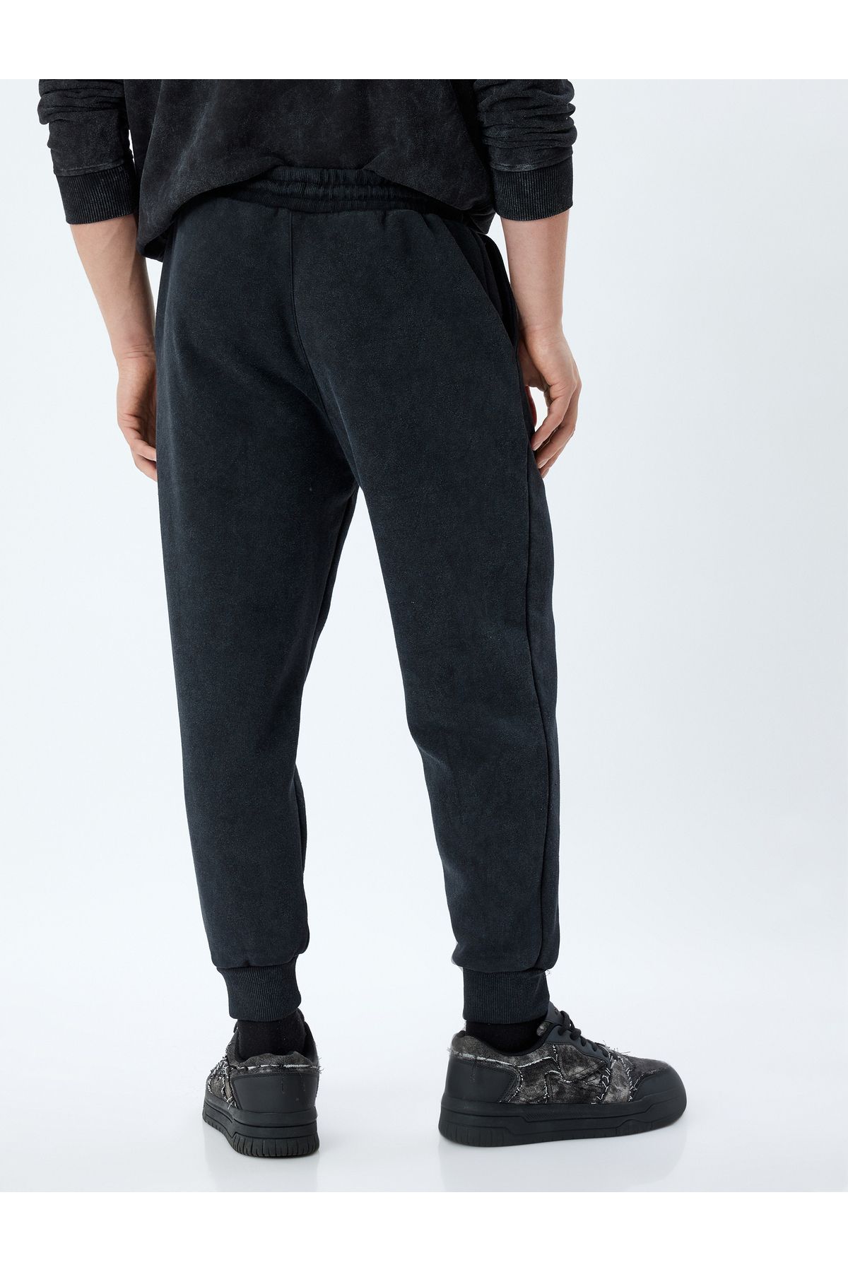 Koton-Waschbare Jogginghose aus Baumwollmischung – Taschendetail und Bindegürtel in der Taille 4