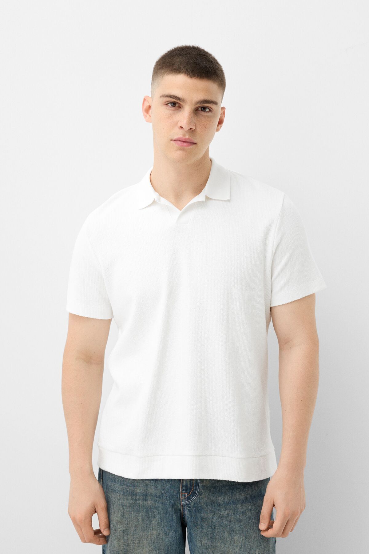 تی شرت یقه چوگان بافت Bershka
