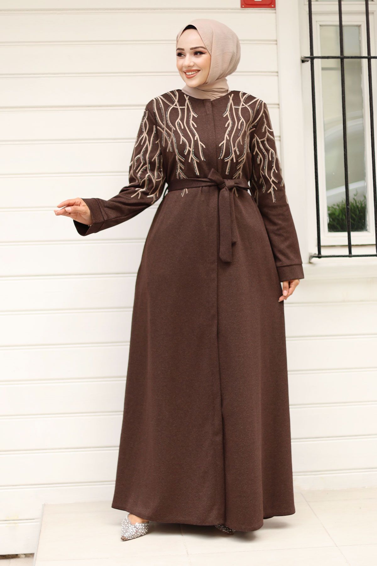 Tesettür Dünyası-Tsd 240927   Model Brown Hijab Ferace - Branch Pattern and Belted 3