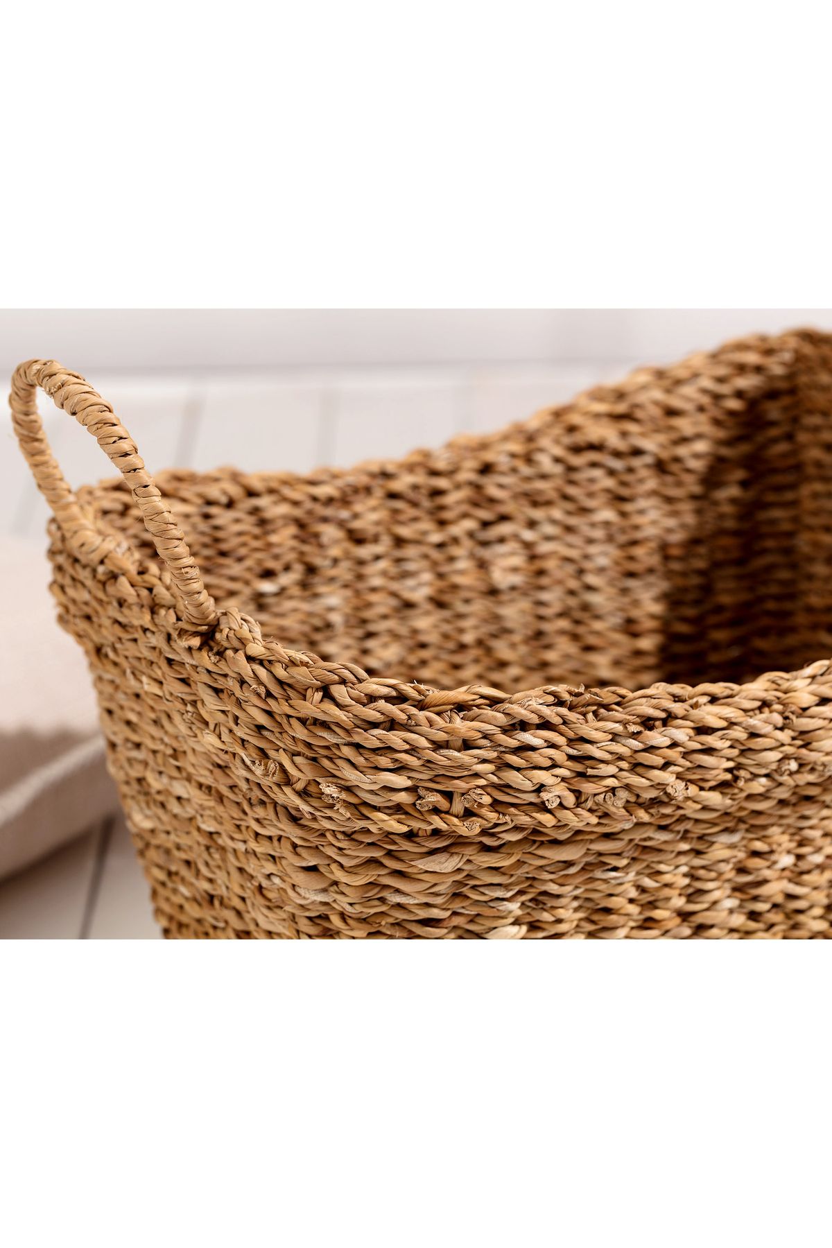 Madame Coco-Delle Small Wicker Basket - Portabel and Stylish Design 3