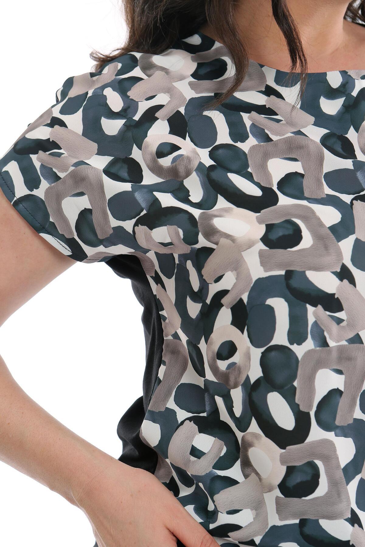 SERTUĞ-Plus Size Geometric Print Black Low Sleeve Blouse 5