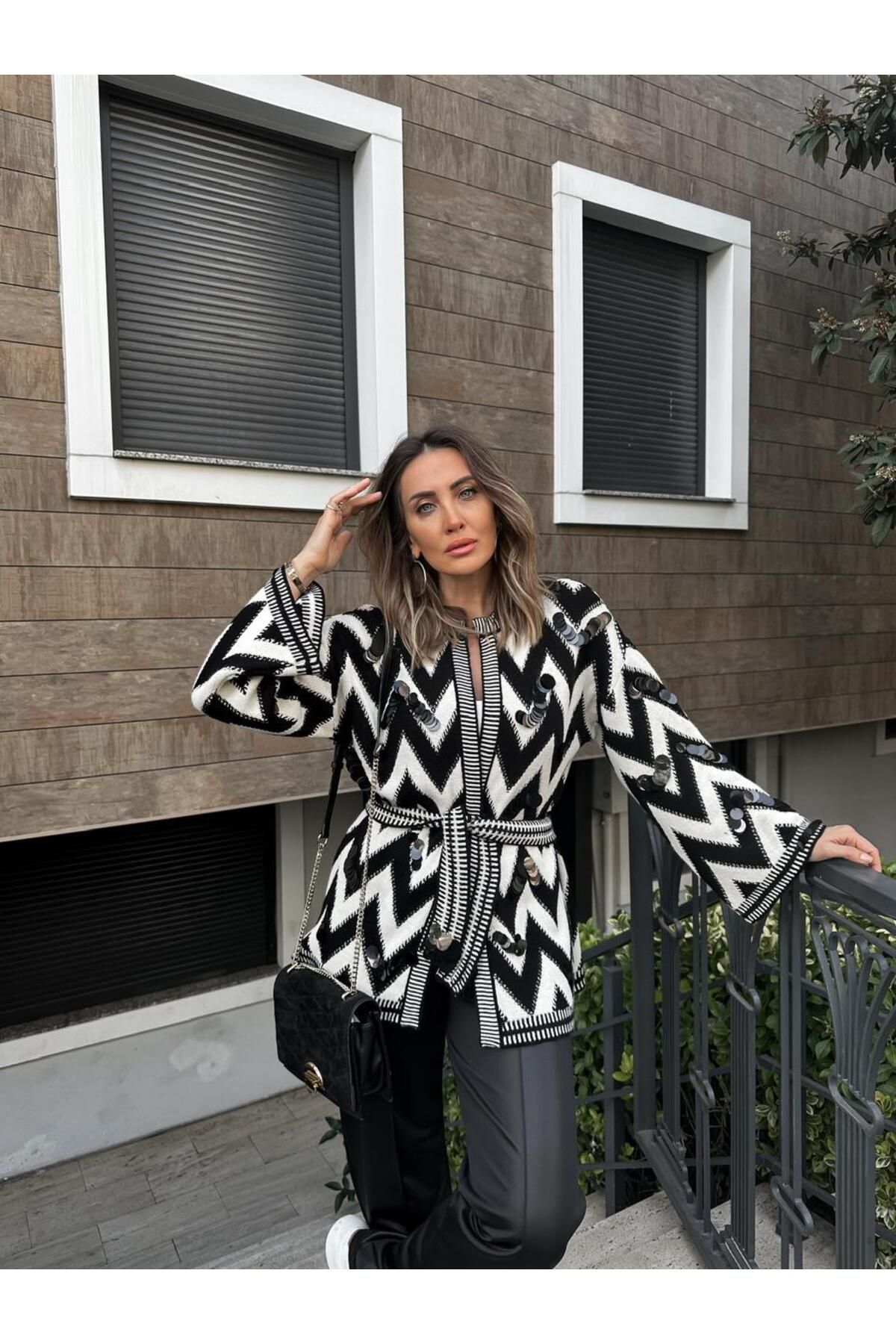 Zerrincan Giyim-Black Zigzag Sequin Cardigan 2