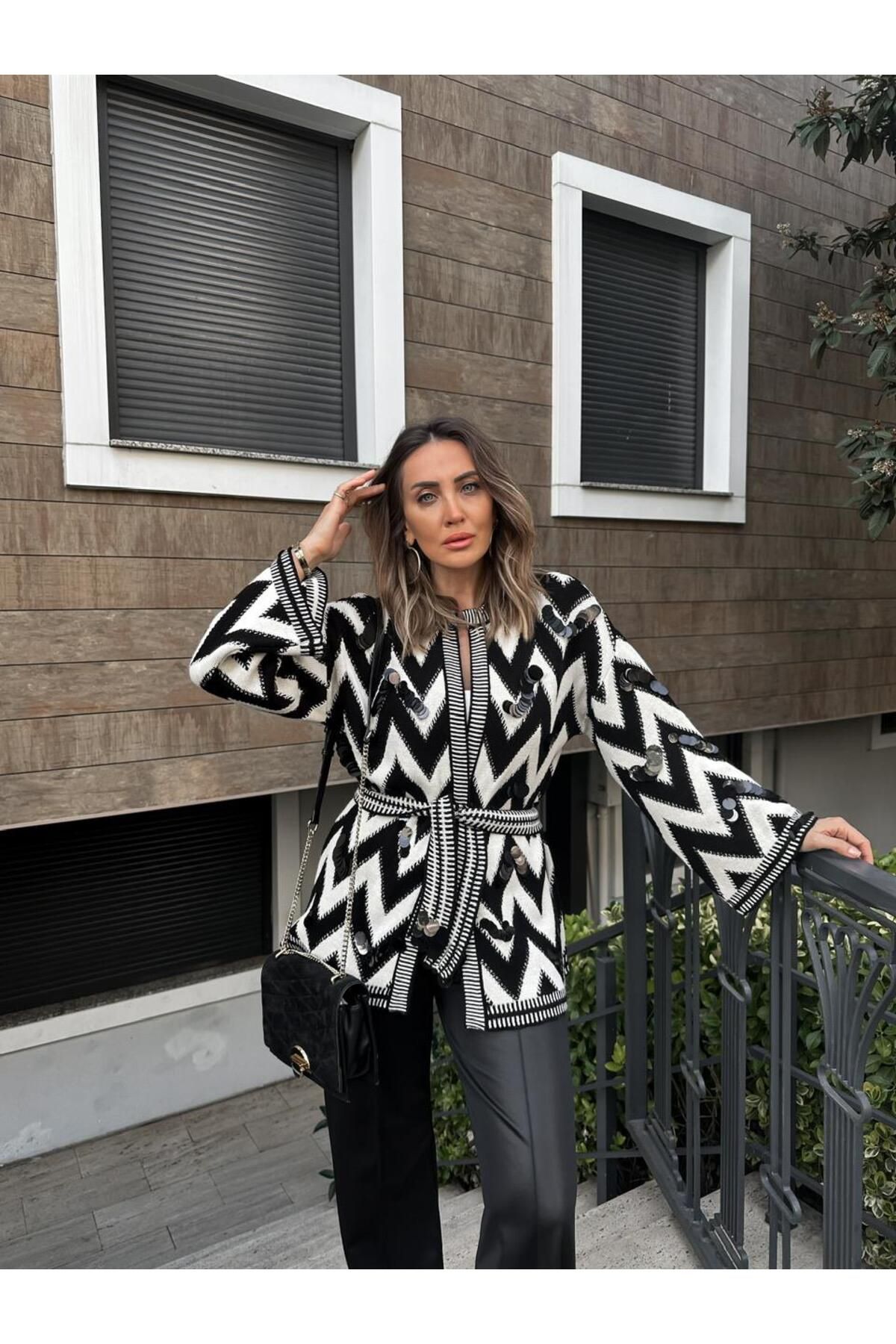 Zerrincan Giyim-Black Zigzag Sequin Cardigan 3