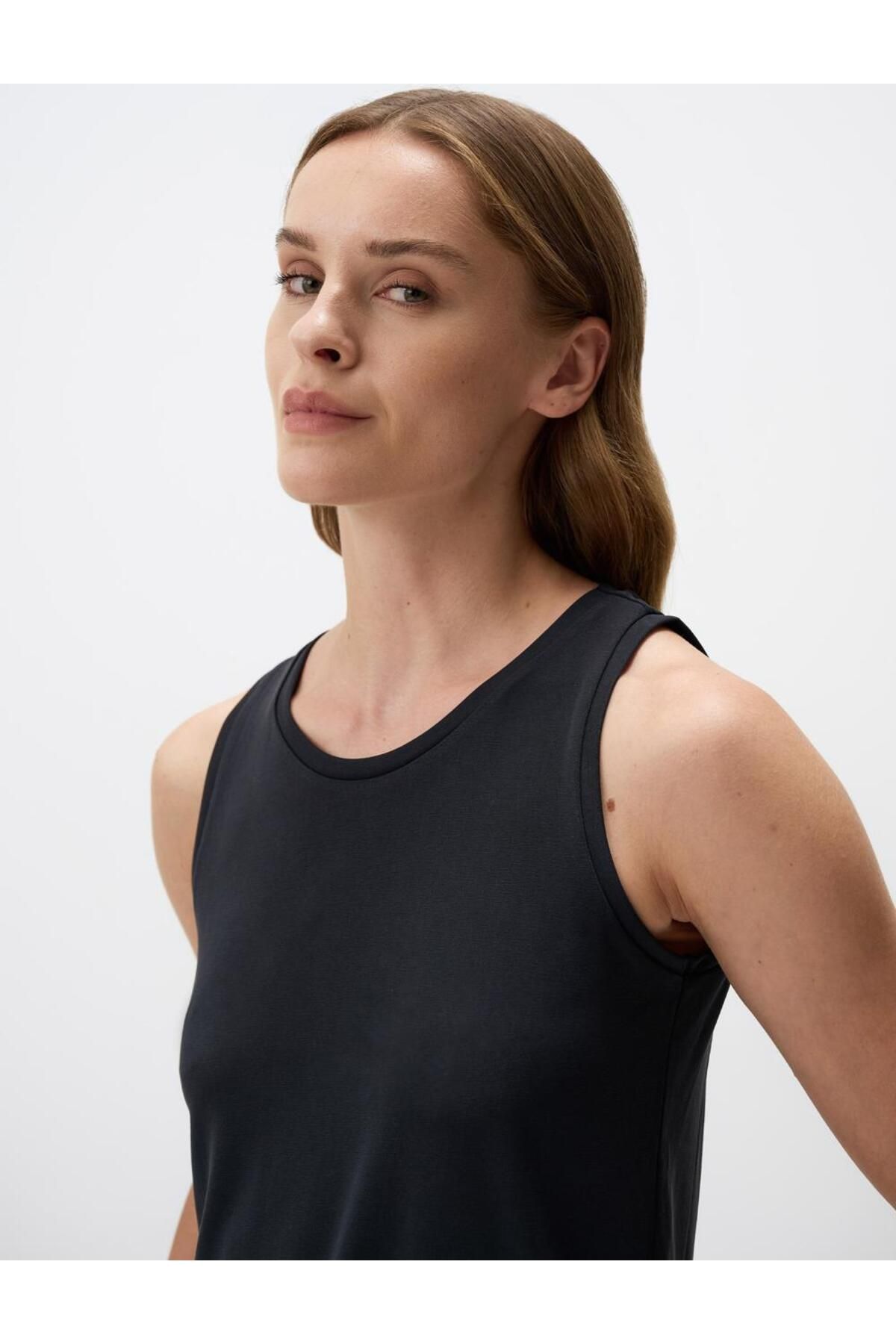Jimmy Key-Black Sleeveless U Neck Basic Knitted Undershirt 5