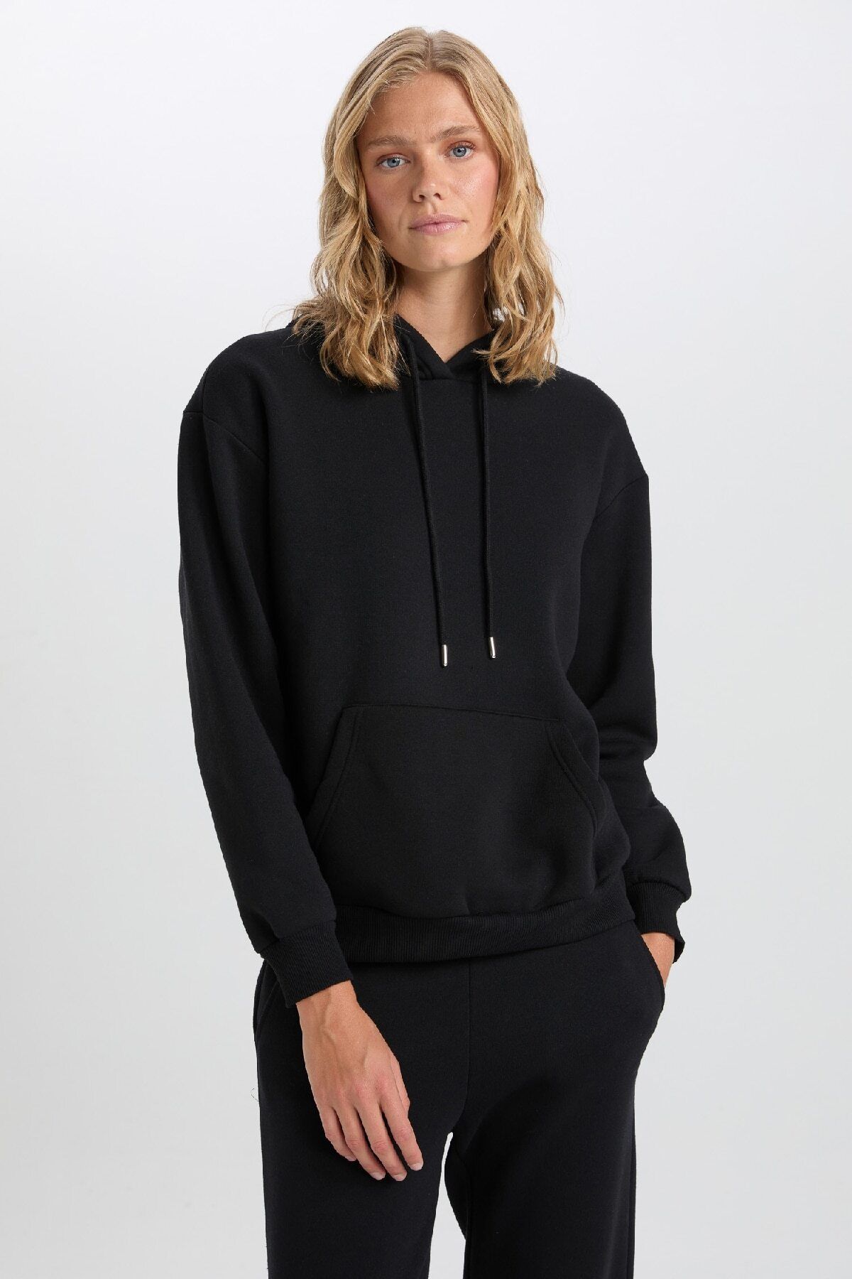 DeFacto-Relax Fit Hooded Kangaroo Pocket Thick Basic Plain Black Sweatshirt W8071Az24Wn 4