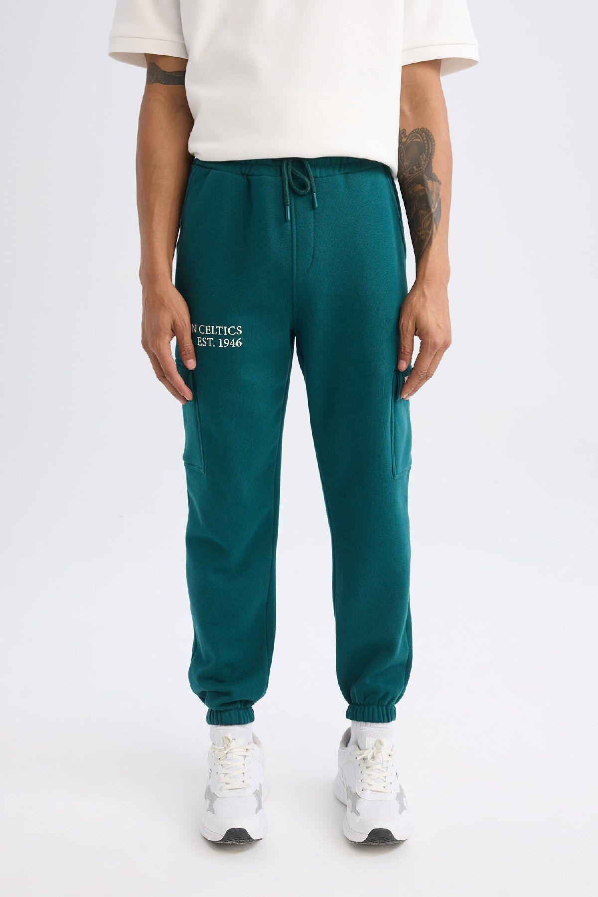 DeFacto-NBA Boston Celtics Jogger-Jogginghose – Kargotasche und elastische Taille 5