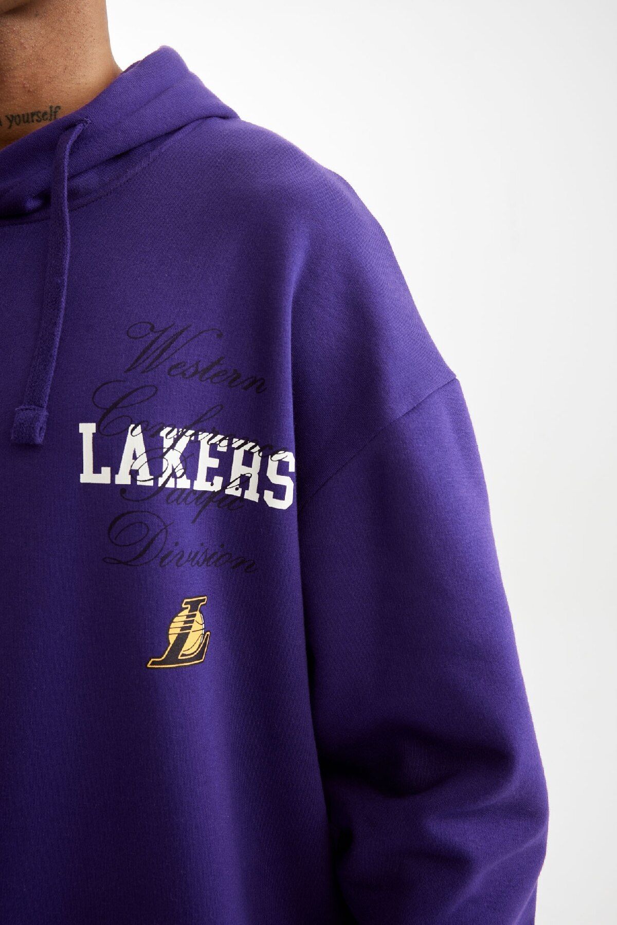 DeFacto-Bluza z kapturem Los Angeles Lakers NBA Oversize z nadrukiem na plecach - D0671Ax24Au 7