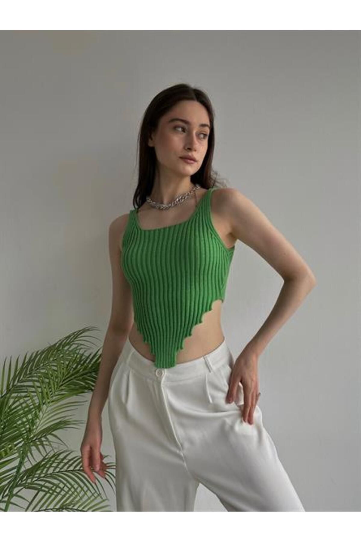 YUSK-Asymmetric Waist Knitwear Crop Green 4