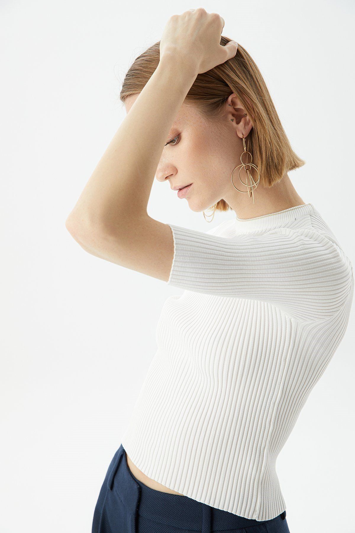 rue.-Crop Top cu nervuri Ecru 2