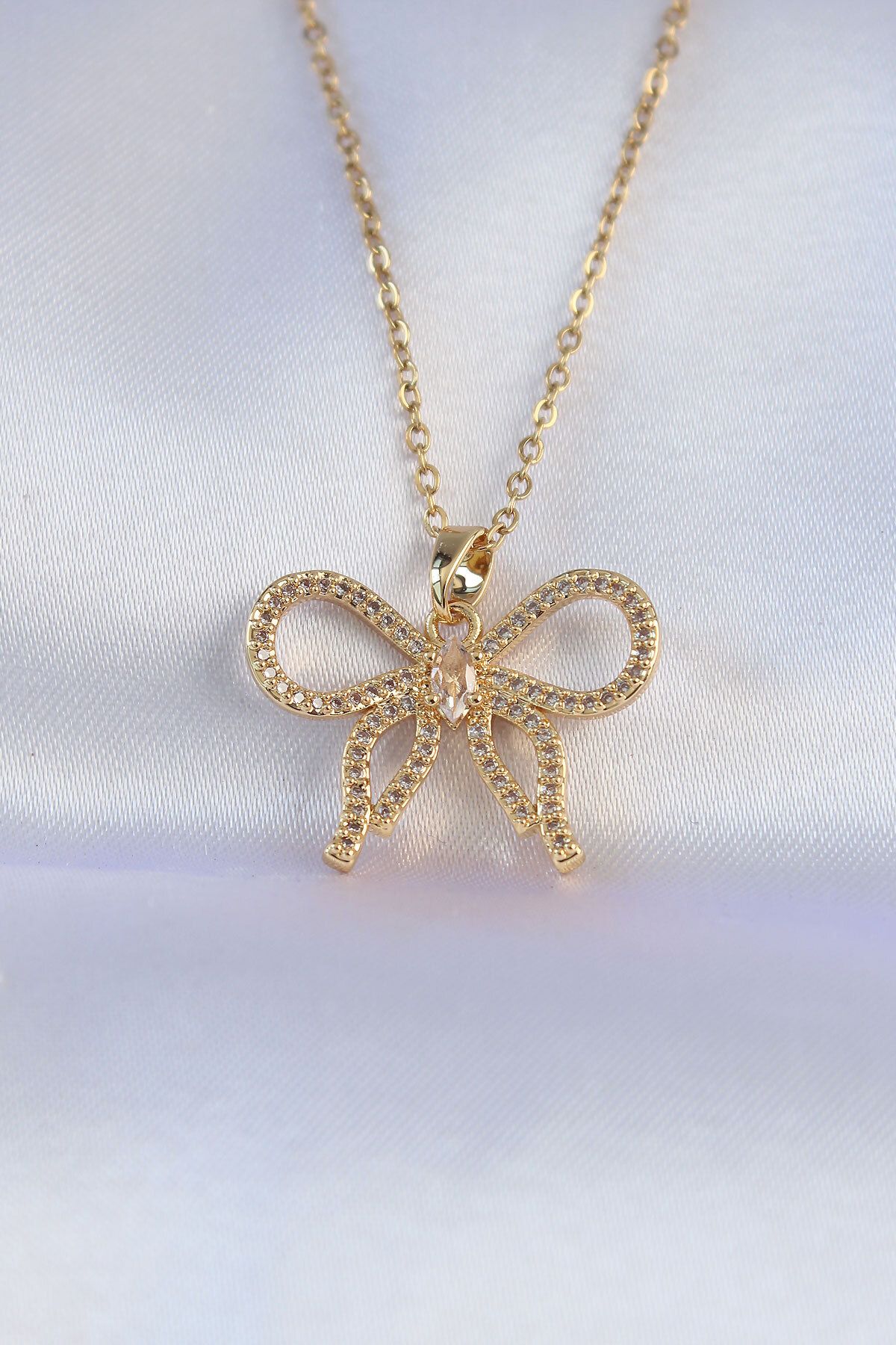 MMB Boutique 316L Çelik Zincir Gold Renk Zirkon Taşlı Fiyonk Kolye