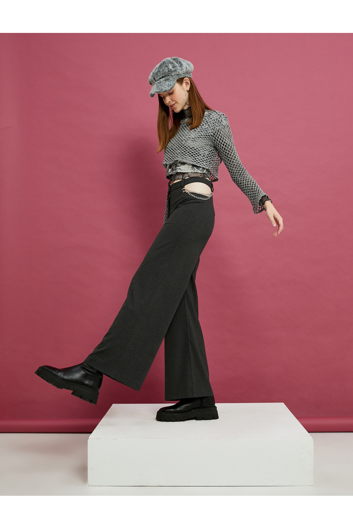 Koton-Straight Wide Leg Window Detailed Trousers with Chain Detail Pockets 2