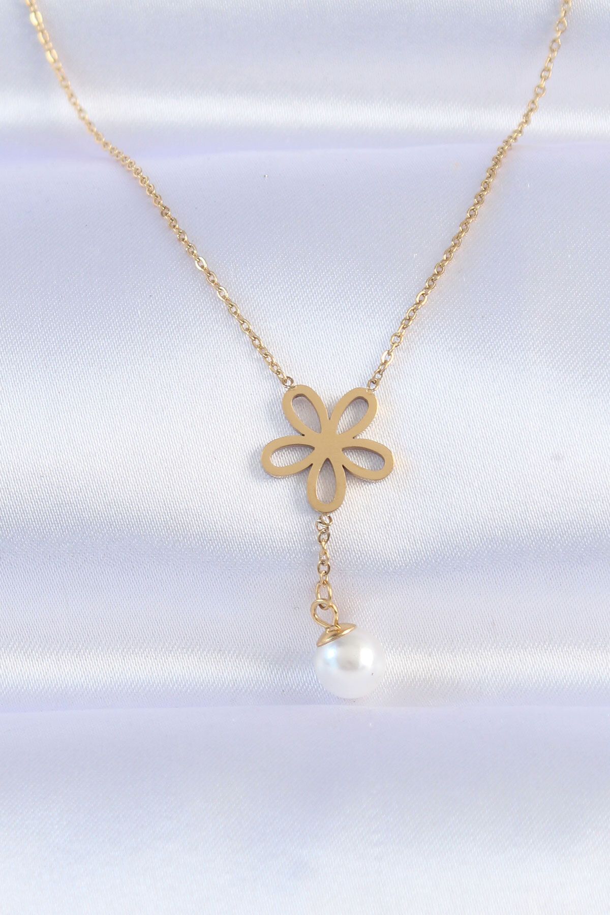 MMB Boutique 316L Çelik Zincir Gold Renk İnci Detay Çiçek Kolye
