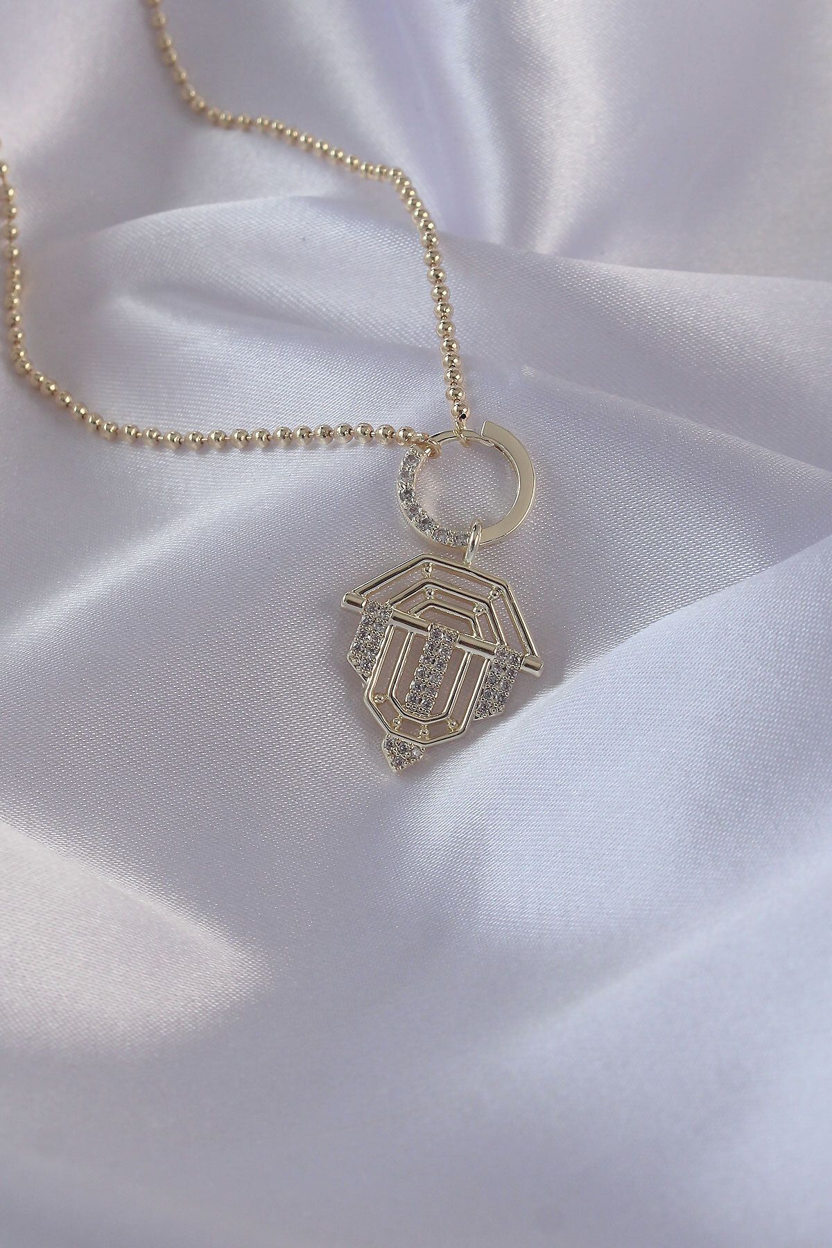 MMB Boutique Pirinç Zirkon Taşlı Gold Renk Oval Detaylı Serenay Kolyesi