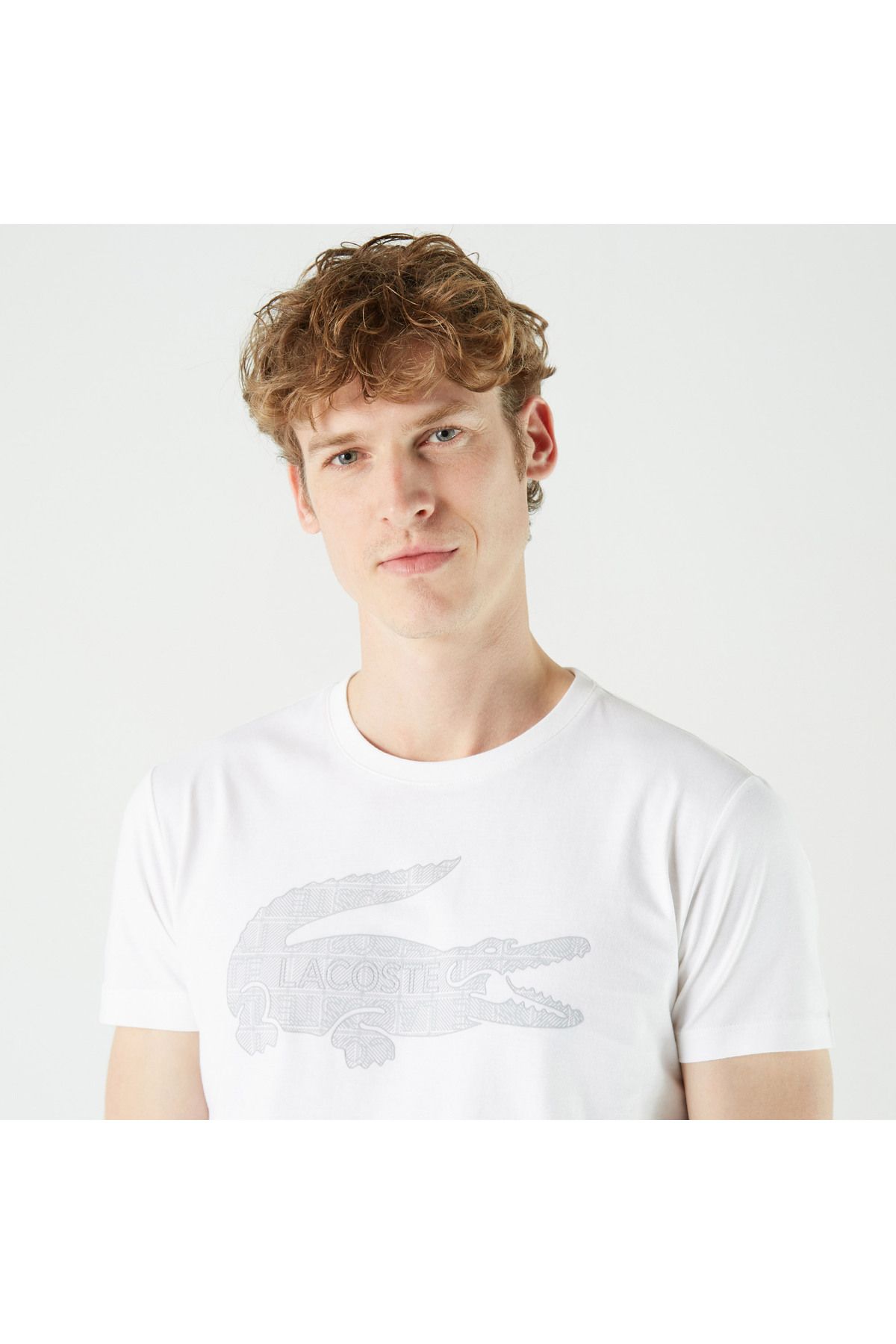 تی شرت سفید مردانه یقه دوچرخه باریک طرح دار Lacoste