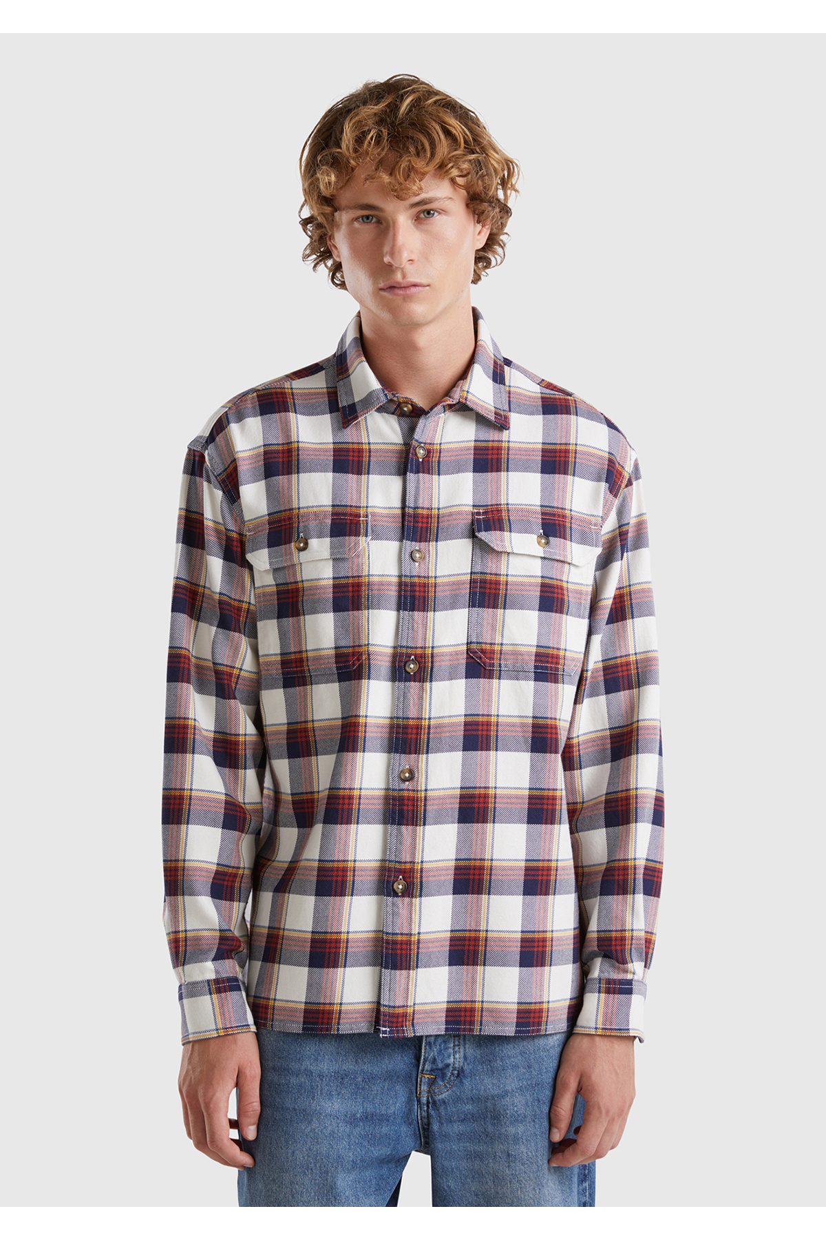 یونایتد کالرز آو بنتون پیراهن مردانه طرح‌دار آستین بلند ۱۰۰٪ نخی سفید طرح‌دار با دو جیب روی سینه