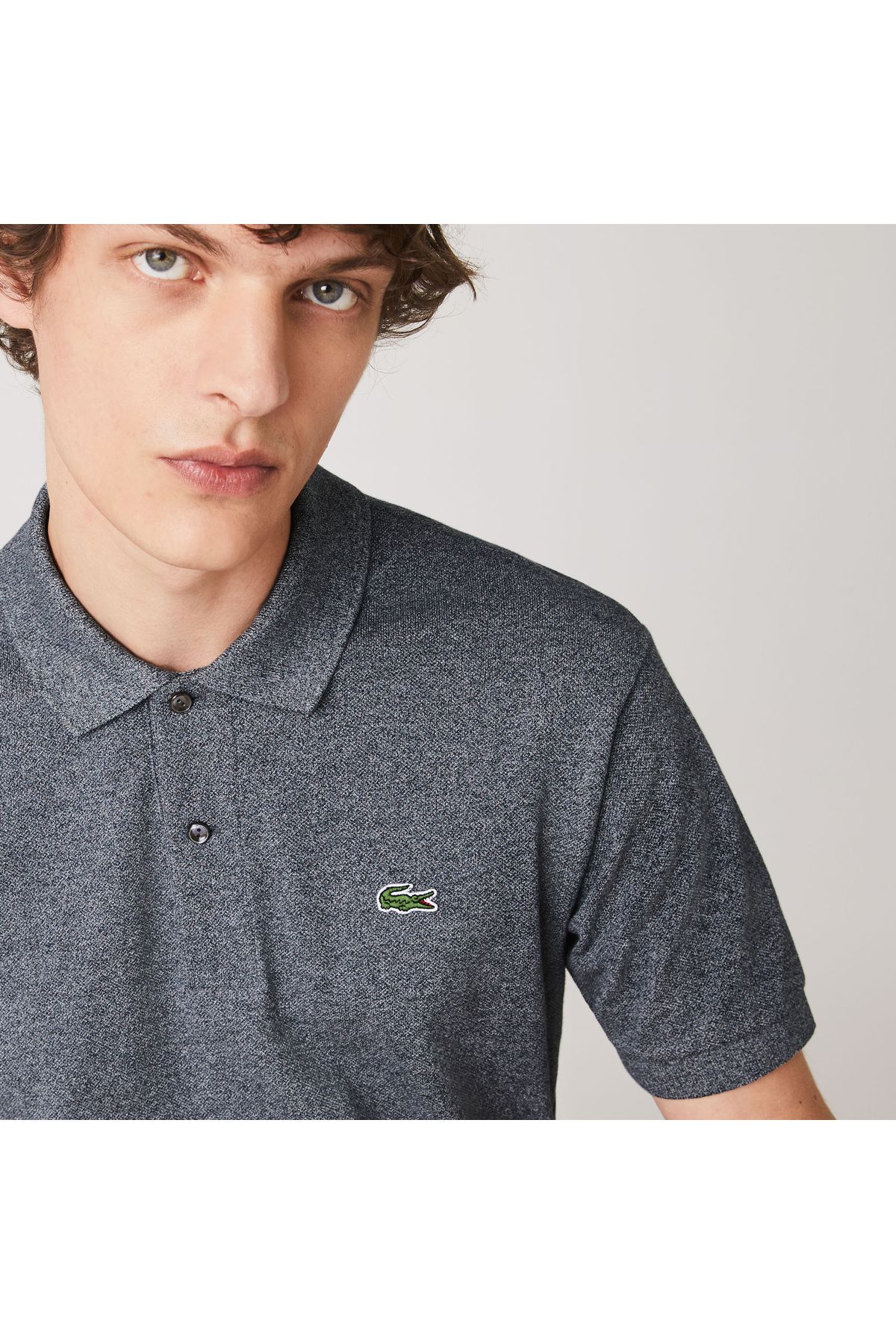 تی شرت یقه پولو خاکستری مردانه کلاسیک Marl L.12.12 چوگان تیره Lacoste