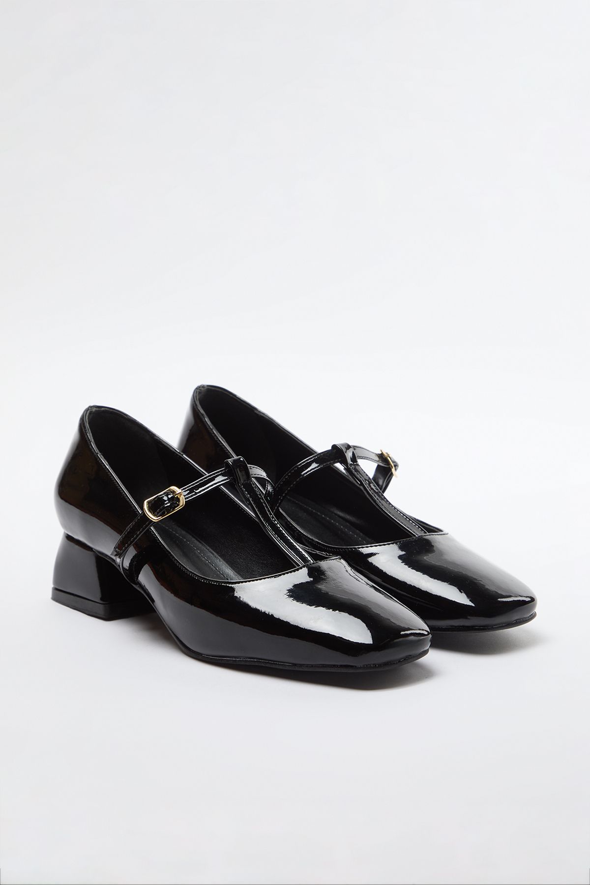 TRENDYOL SHOES-Schwarze Damen-Lackleder-T-Riemen-Mary-Jane-Schuhe mit Blockabsatz TAKAW25TO00035 3