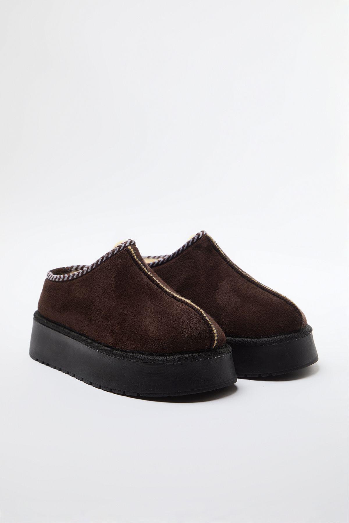 TRENDYOL SHOES-Damen-Stiefeletten – Dunkelbraun, Stickerei-Detail, dicke Sohle TAKAW25BO00028 1